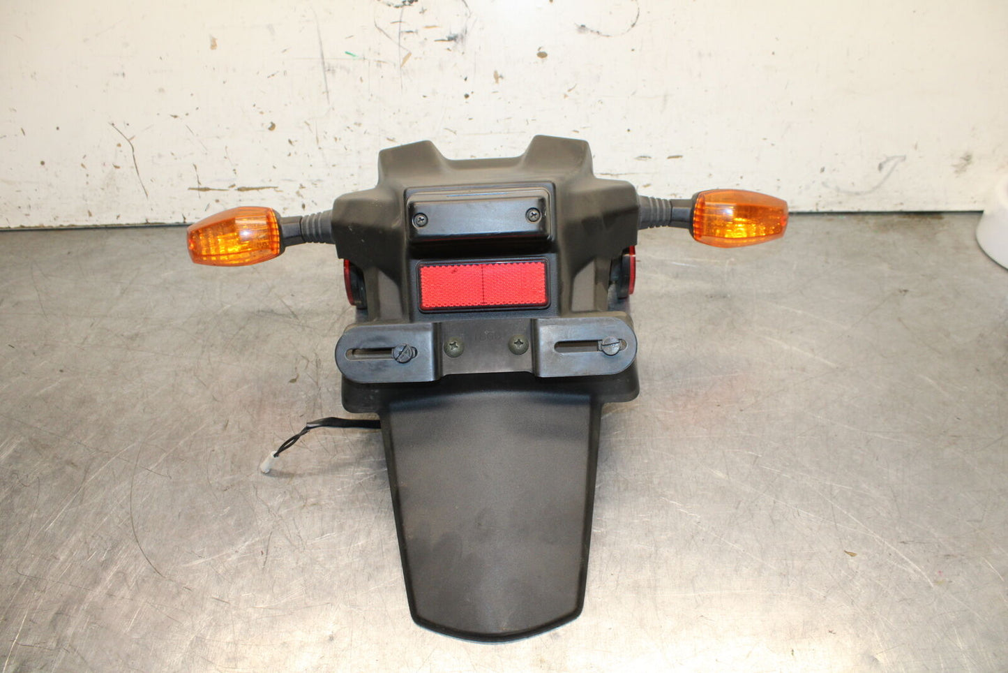 04-05 SUZUKI GSXR600 REAR BACK TURN SIGNALS/ FENDER MUD GUARD BB676