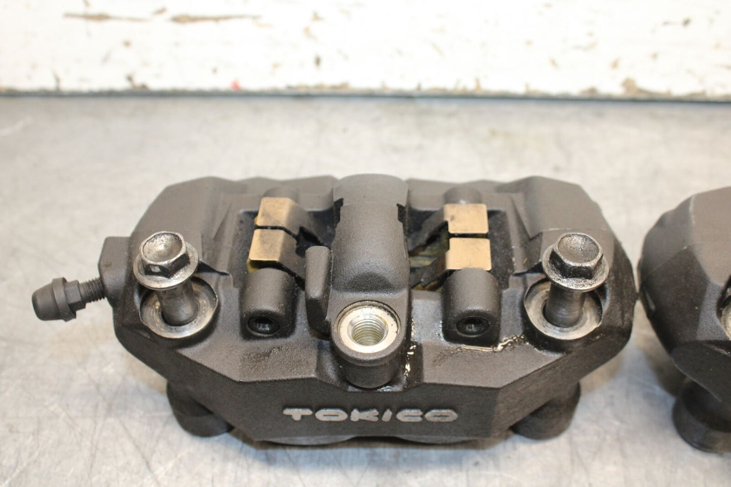 06-07 SUZUKI GSXR 600 RIGHT LEFT FRONT BRAKE CALIPER SET PAIR CALIPERS BB737