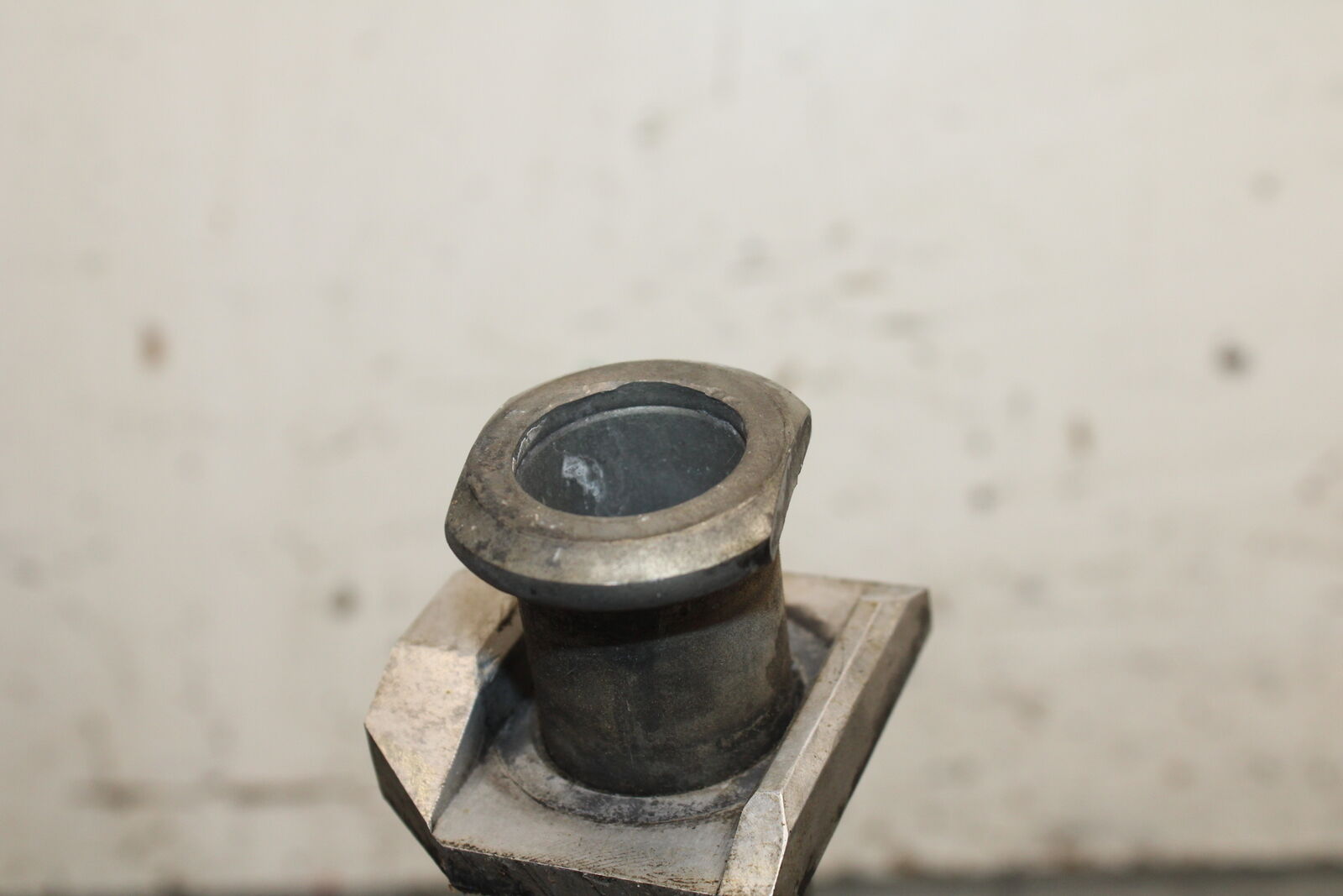 01-02 SUZUKI GSXR1000 REAR AXLE BACK WHEEL RIM PIVOT BOLT AXEL BB113