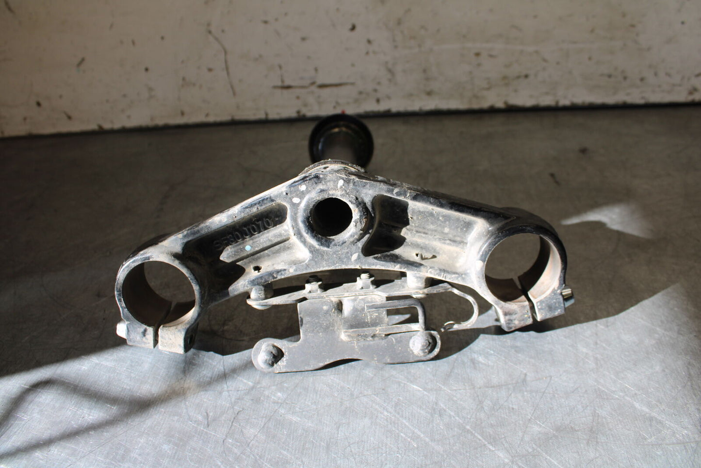 19-22 KAWASAKI Z400 FRONT FORKS CLAMP LOWER TRIPLE TREE STEM BB708