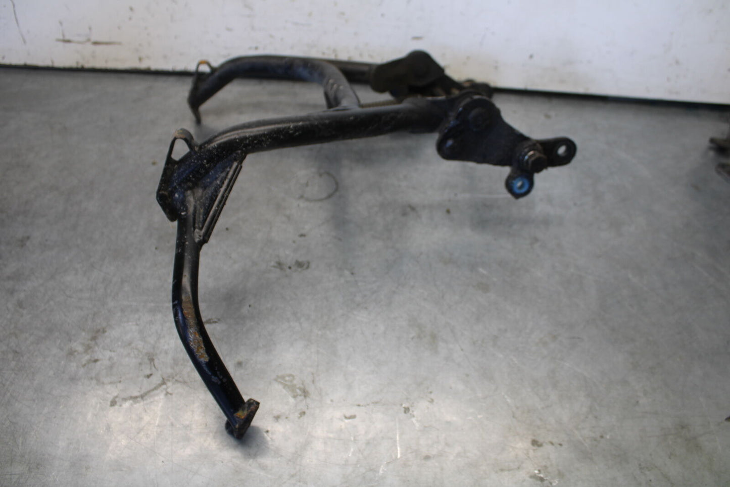 06-07 DUCATI MONSTER 695 CENTER MAIN STAND BB674