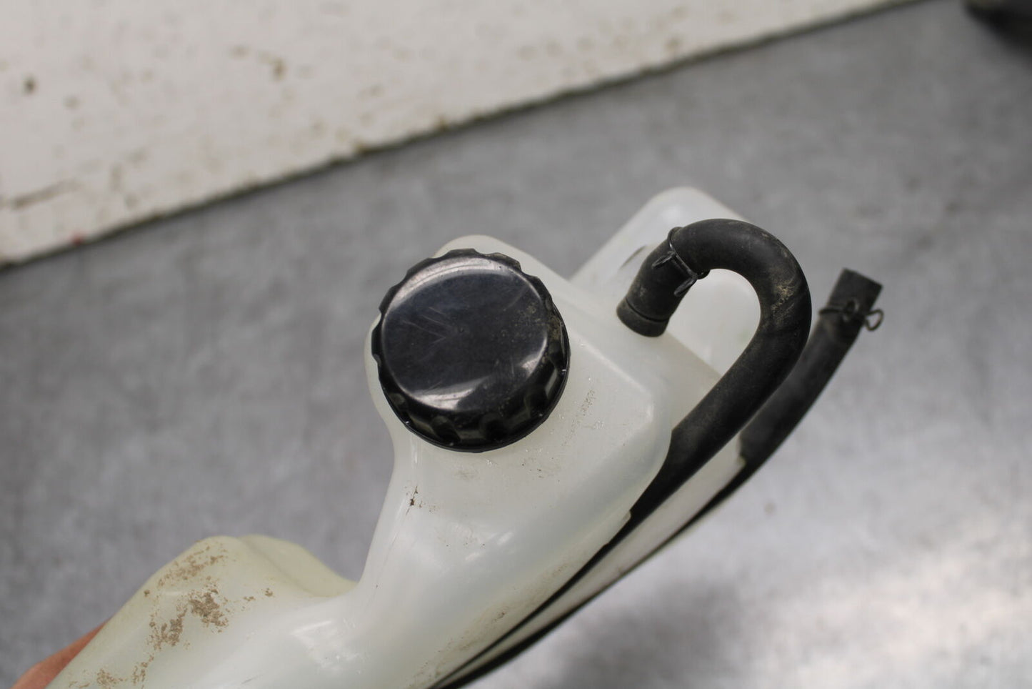 24-25 KAWASAKI NINJA ZX6R COOLANT WATER TANK RESERVOIR BOTTLE BB726