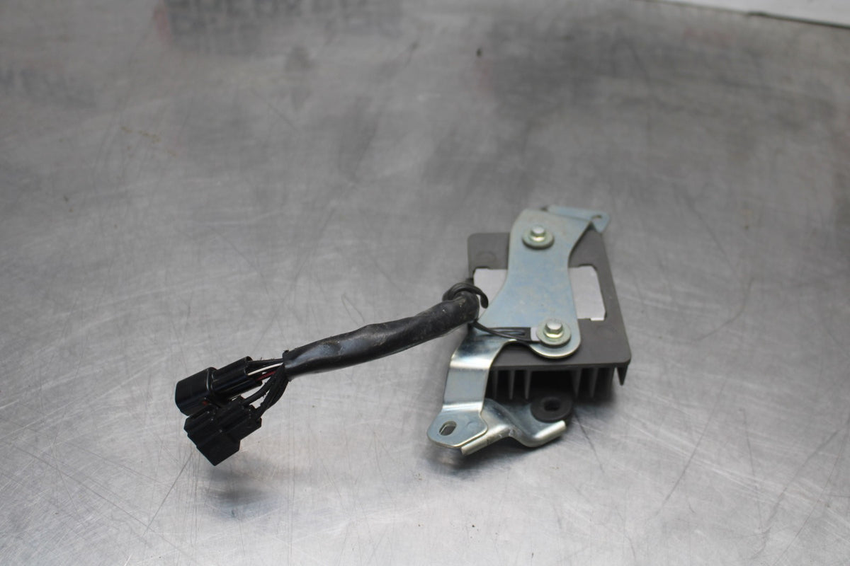 11-26 SUZUKI GSXR750 RECTIFIER VOLTAGE REGULATOR BB900