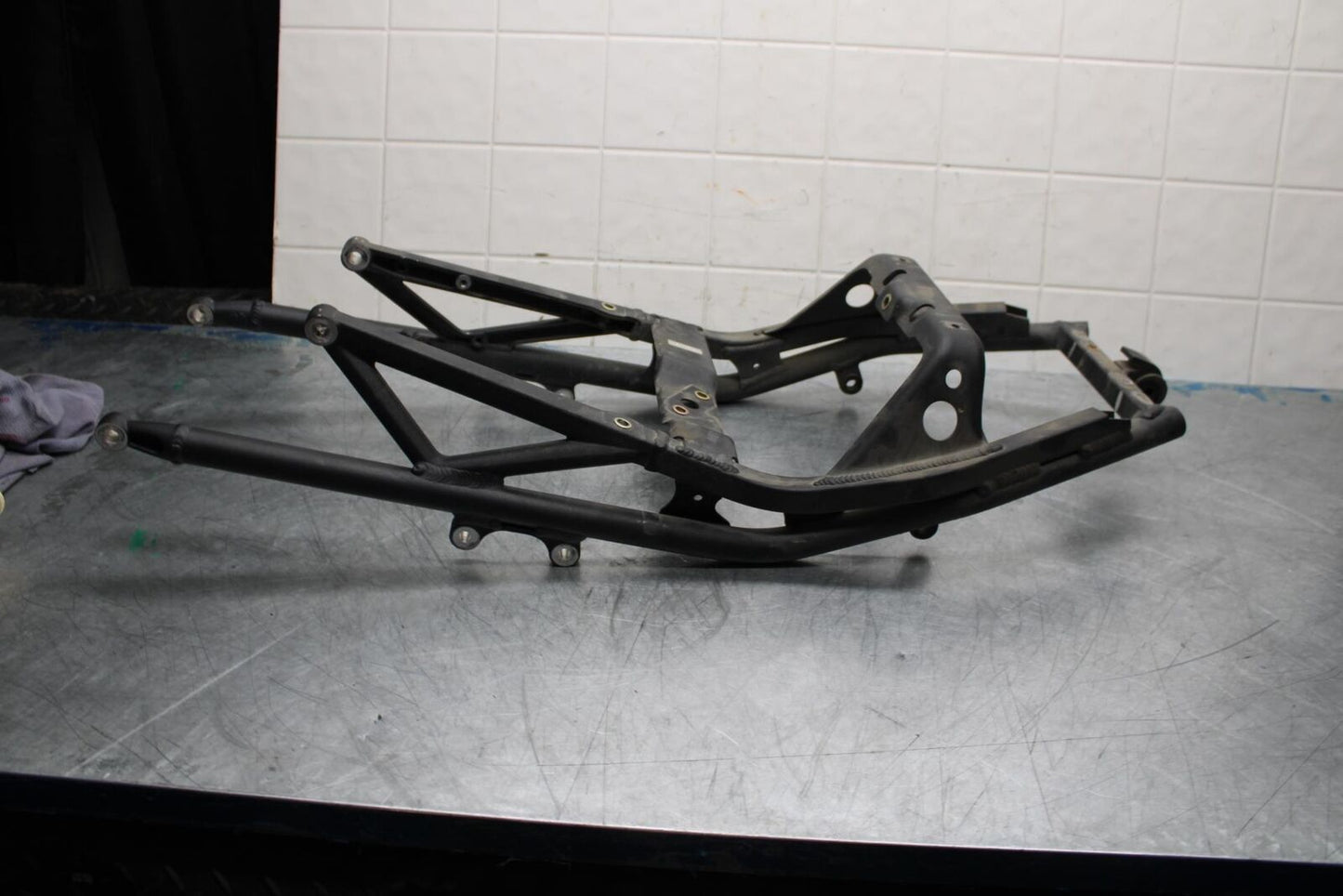 06-07 TRIUMPH DAYTONA 675 DAYTONA 675 REAR SUBFRAME BACK SUB FRAME BB441