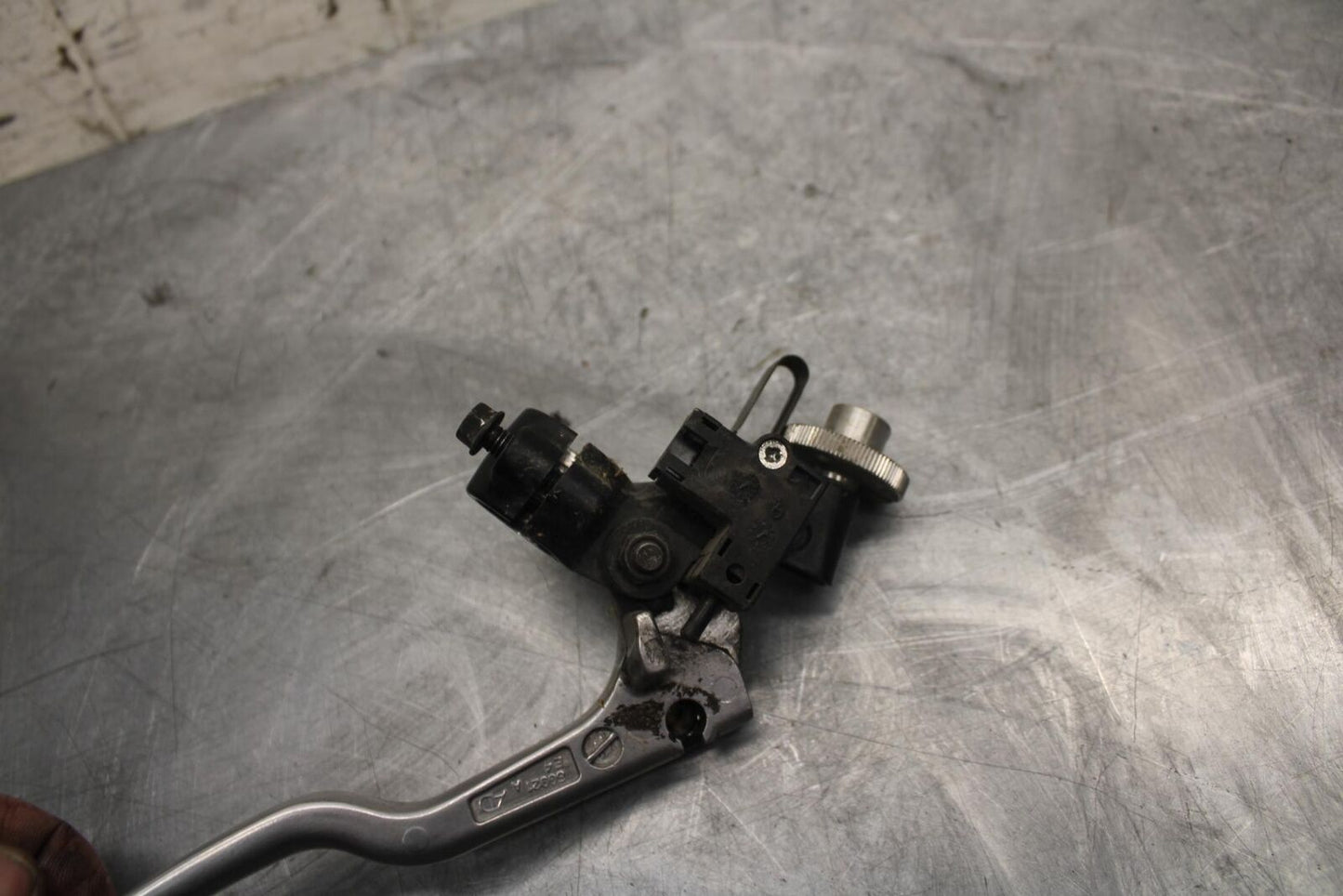 1998 Suzuki TL1000S CLUTCH PERCH MOUNT WITH LEVER BB508