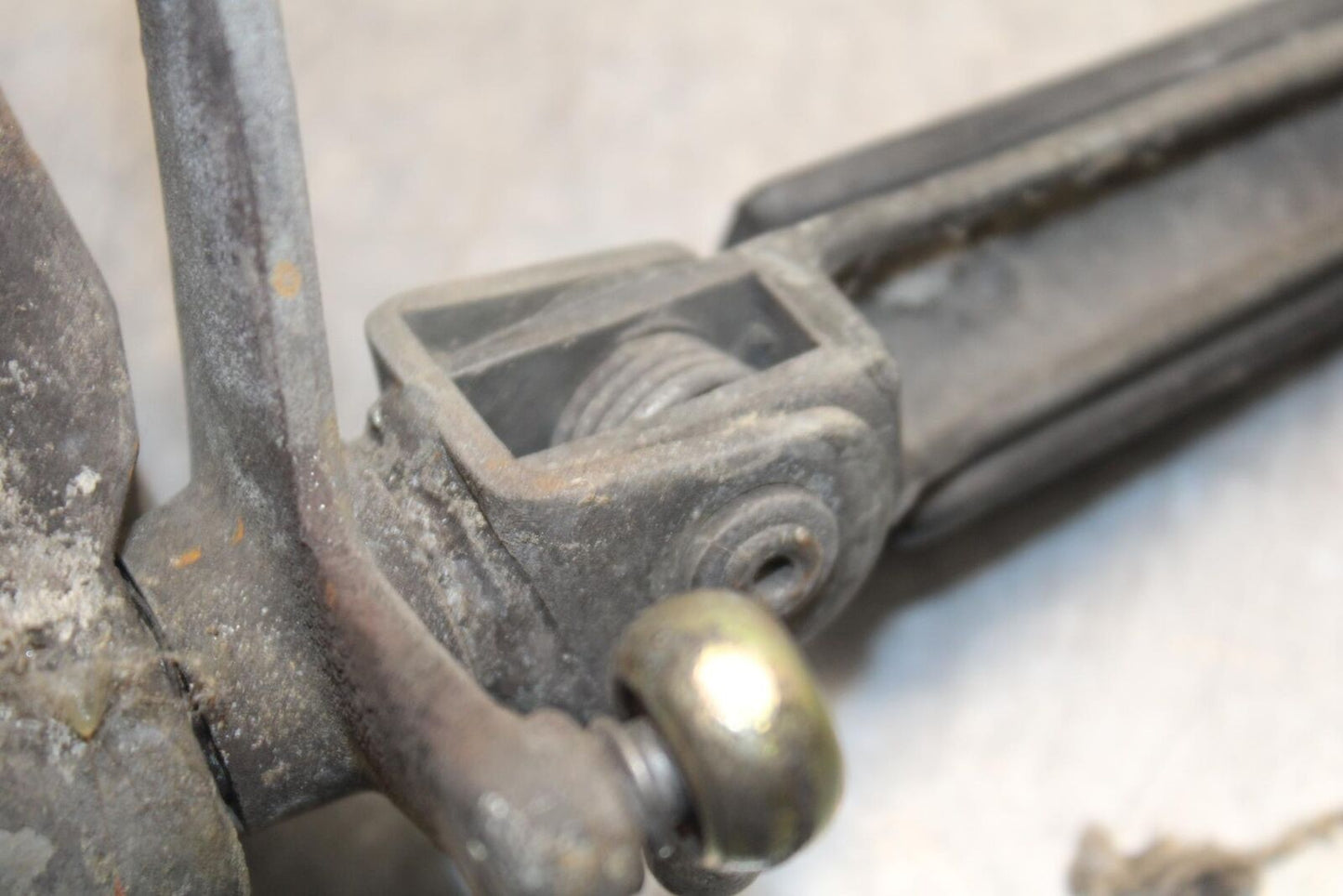 1988 Yamaha FZ600 LEFT REARSET REAR SET FOOT PEG W SHIFTER BB601