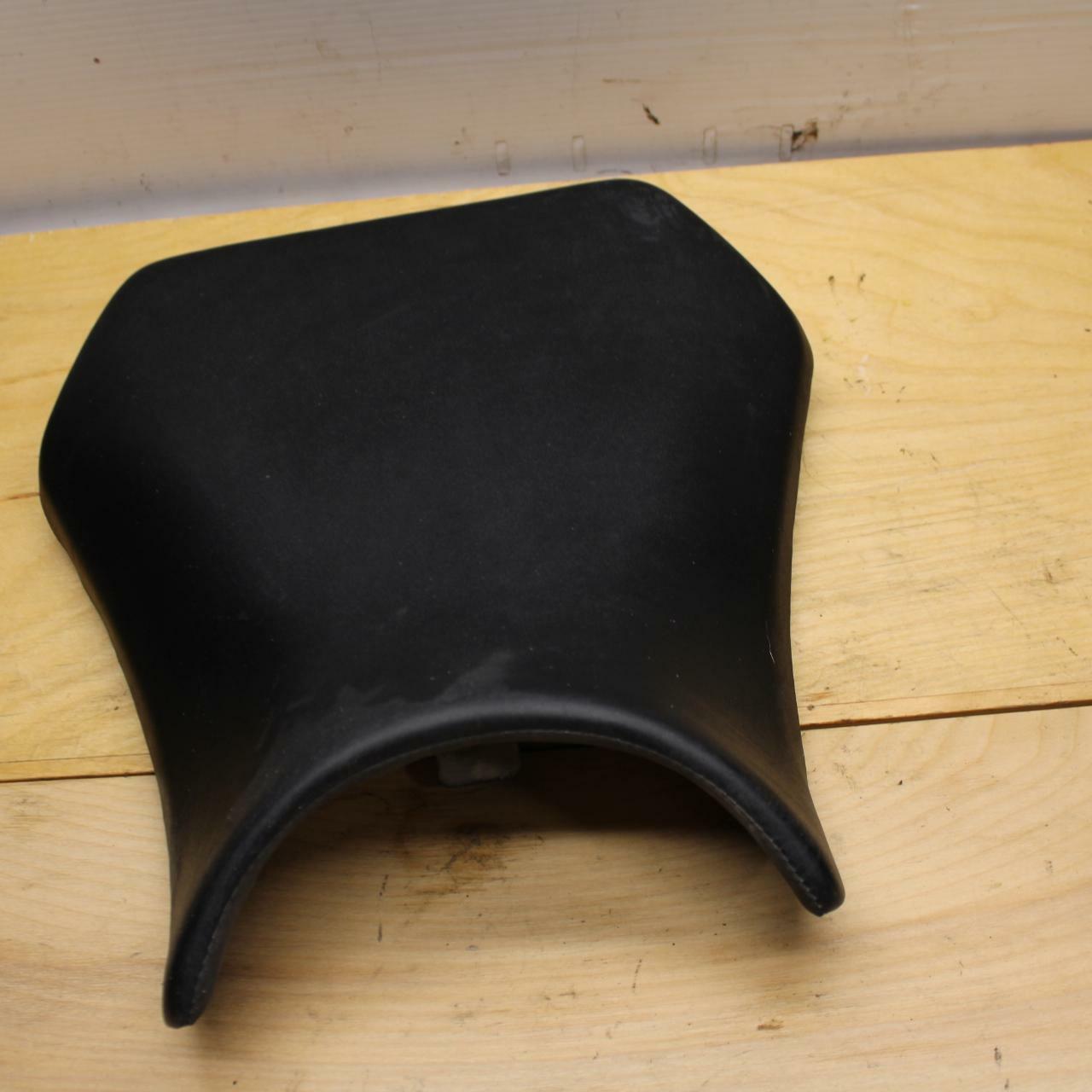 02-03 YAMAHA YZF R1 5PW FRONT DRIVERS SEAT SADDLE PILLION 5PW-24710-01-00 BB313