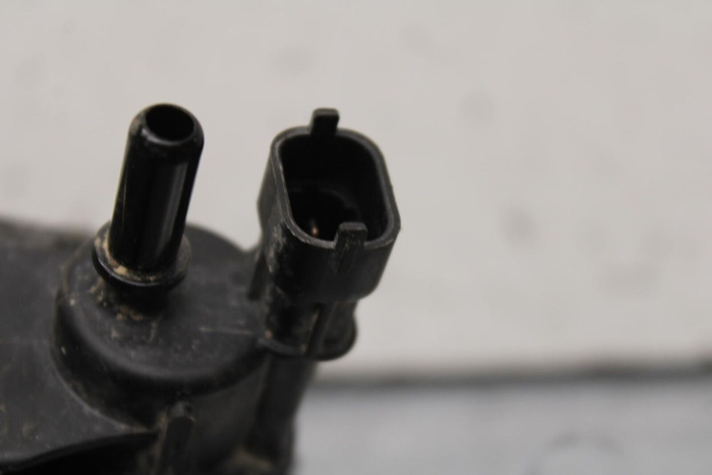 21-23 KTM 890 ADVENTURE FUEL TANK BREATHER VALVE SENSOR BB629