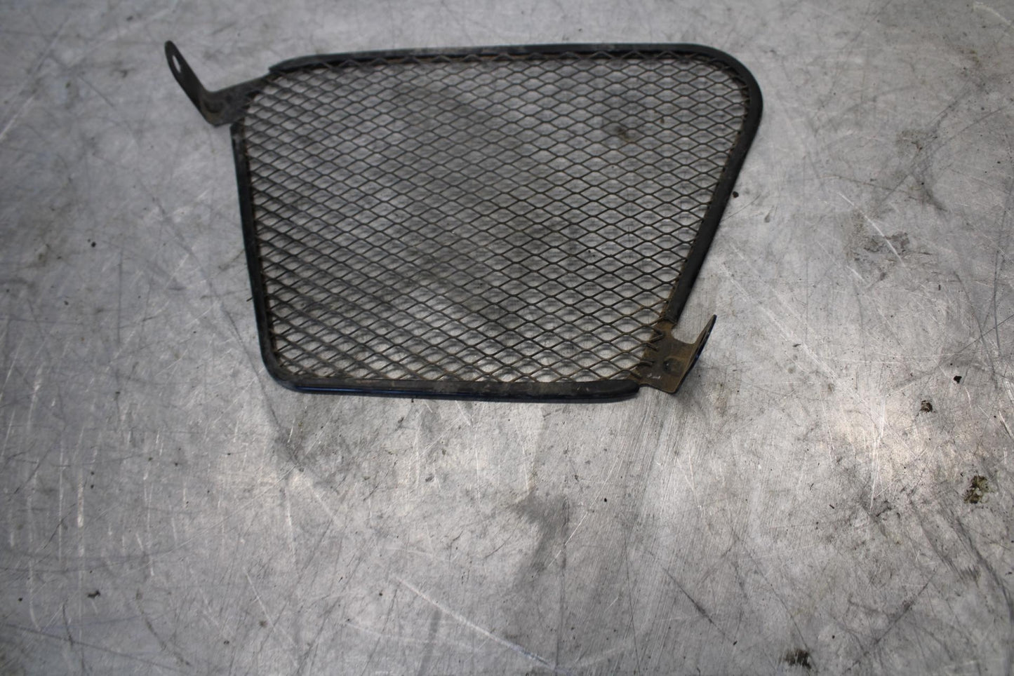 09-16 SUZUKI GSXR1000 OIL COOLER GRILL GUARD 16650-47H10 bb439