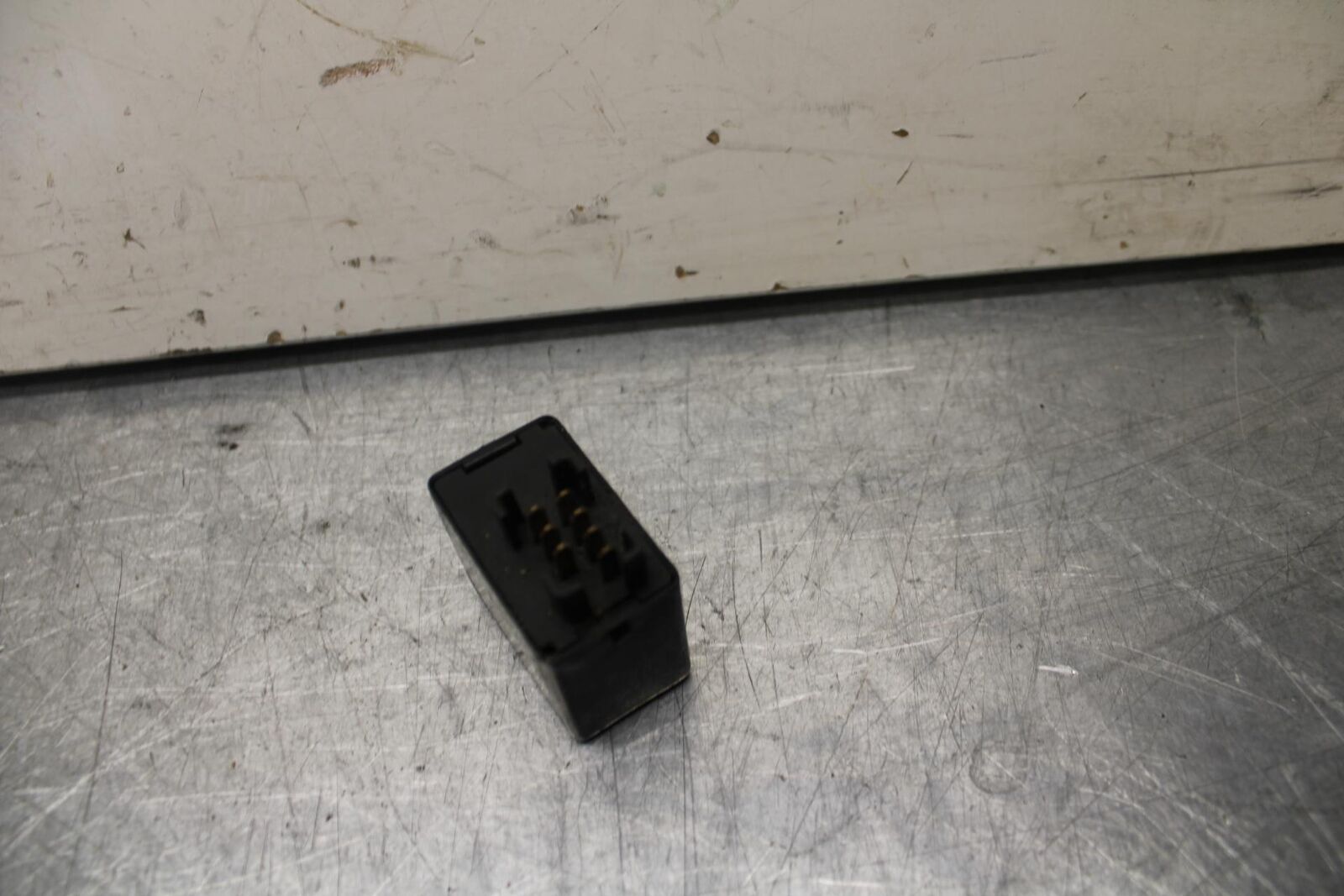 01 SUZUKI GSXR1000 TURN SIGNAL BLINKER RELAY FLASHER SWITCH 38610-03F00 BB100