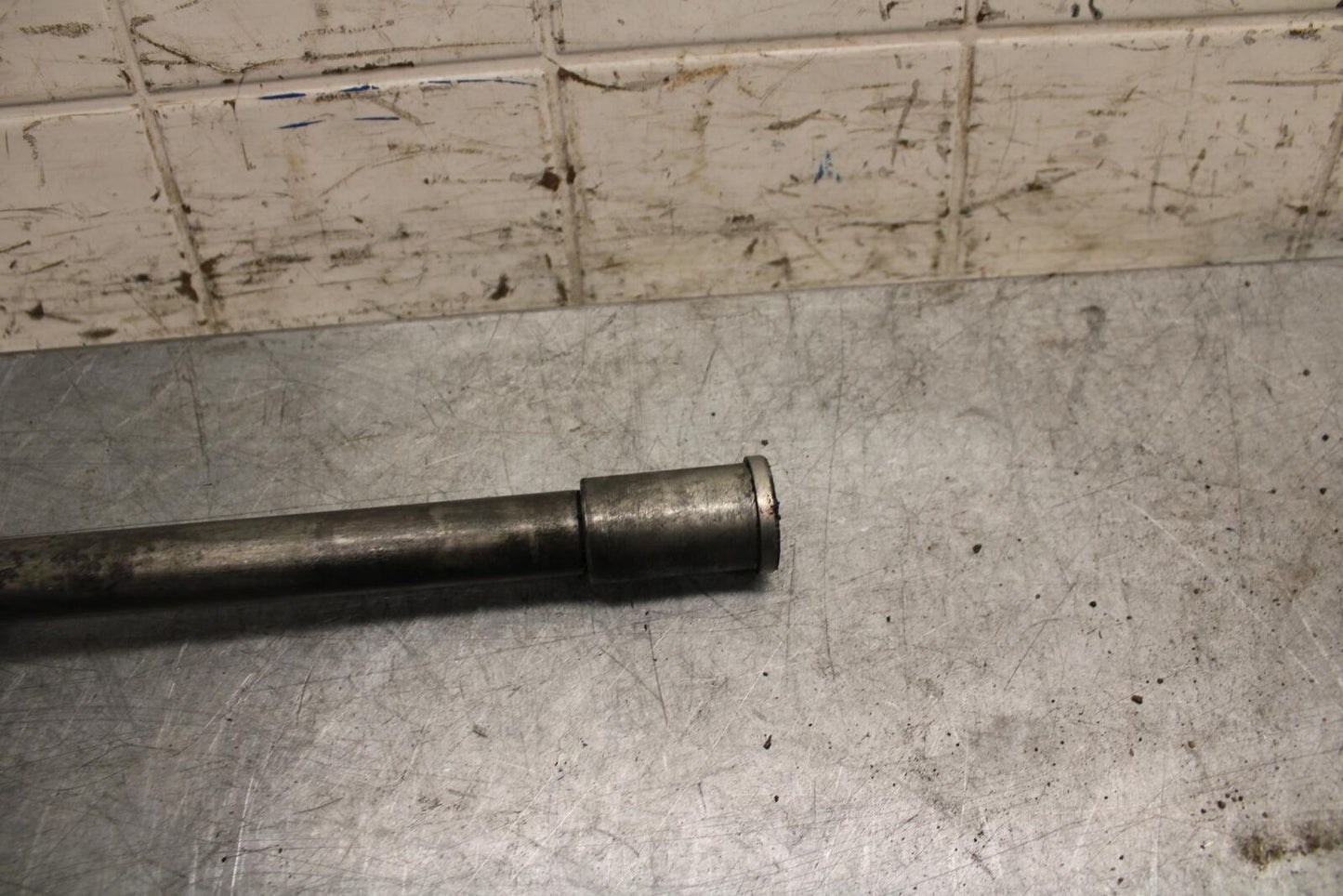 2001 Kawasaki Ninja ZX6 ZX600E FRONT WHEEL RIM AXLE PIVOT BOLT BB547