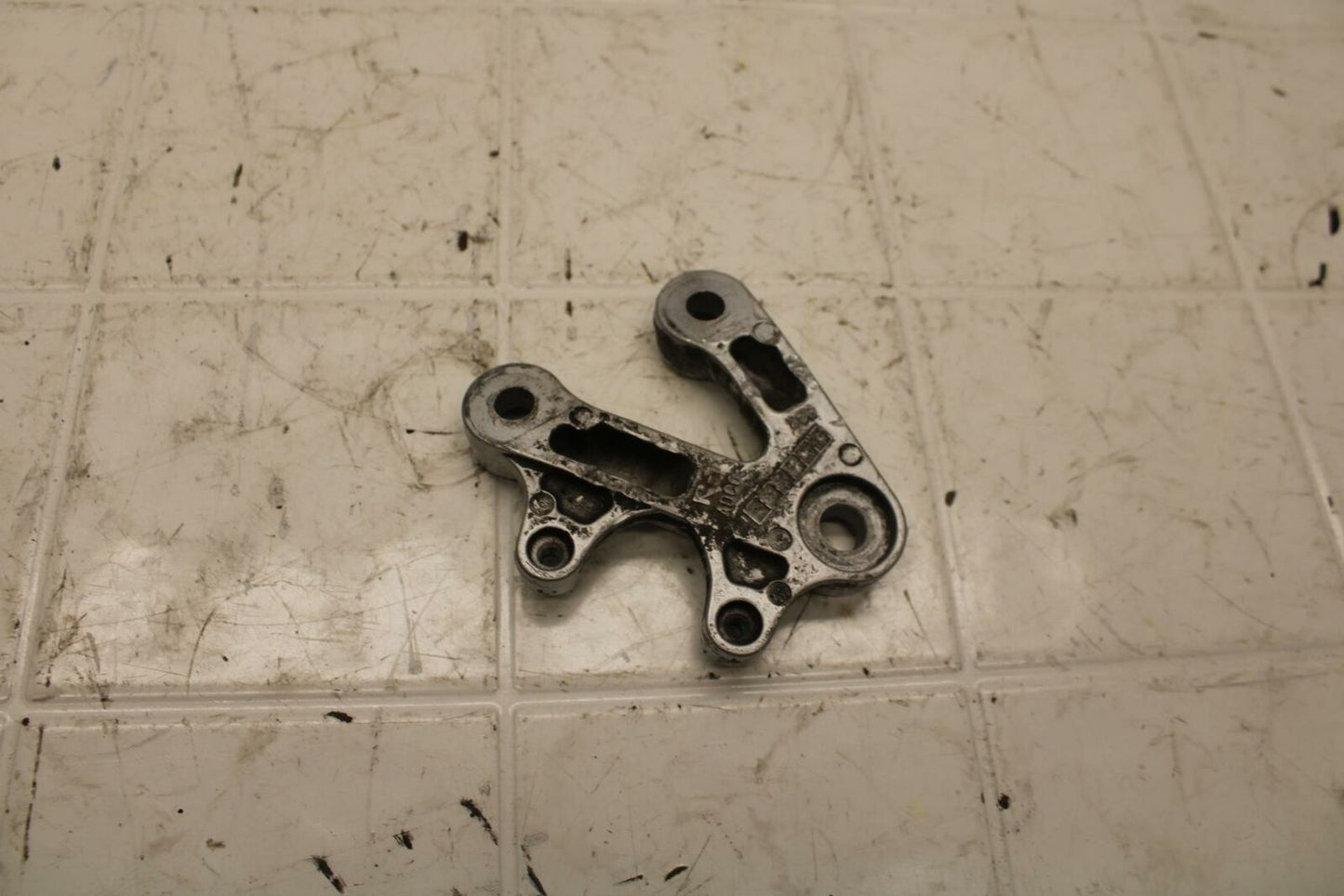 04-05 SUZUKI GSXR750 LEFT REARSET REAR SET DRIVER FOOT PEG REST STOP BB11