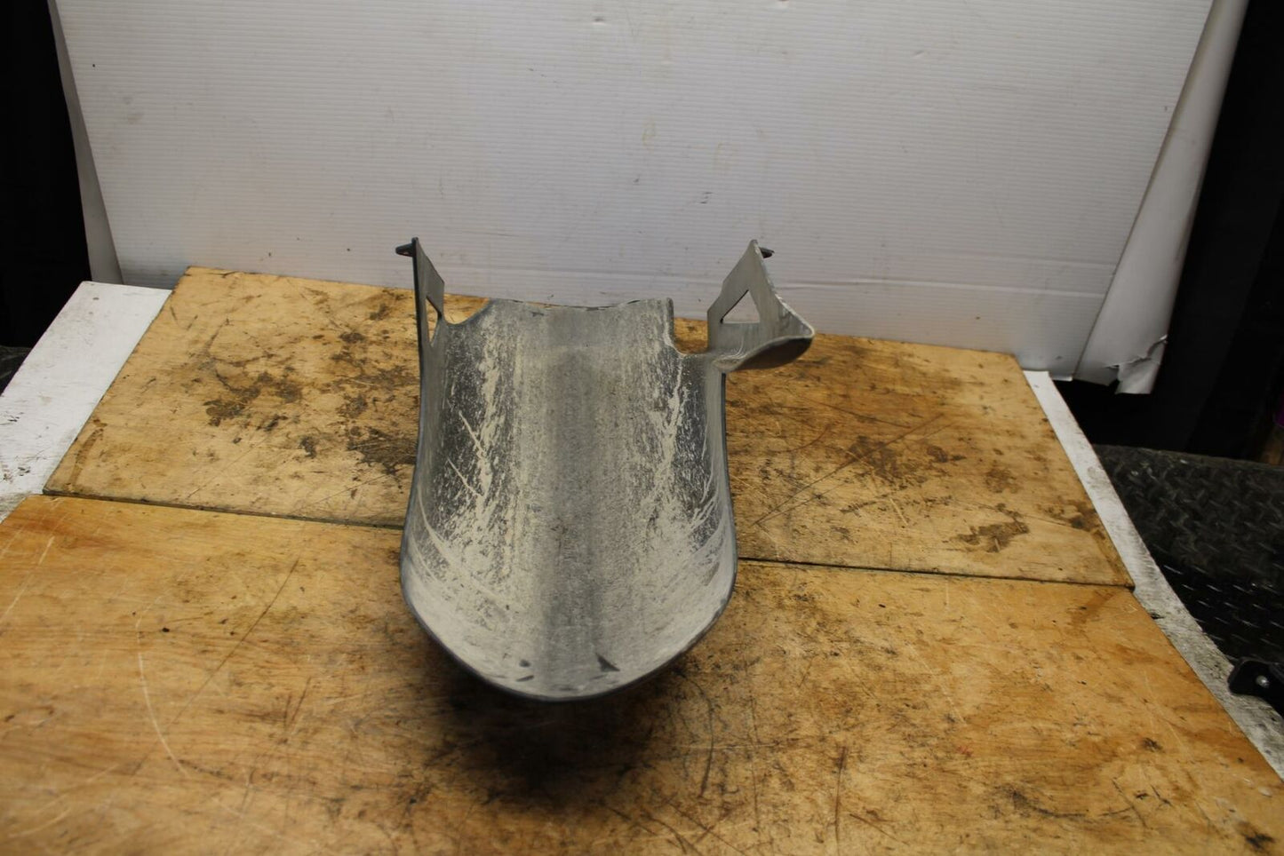 04-07 DUCATI ST3 REAR BACK WHEEL TIRE HUGGER FENDER BB347