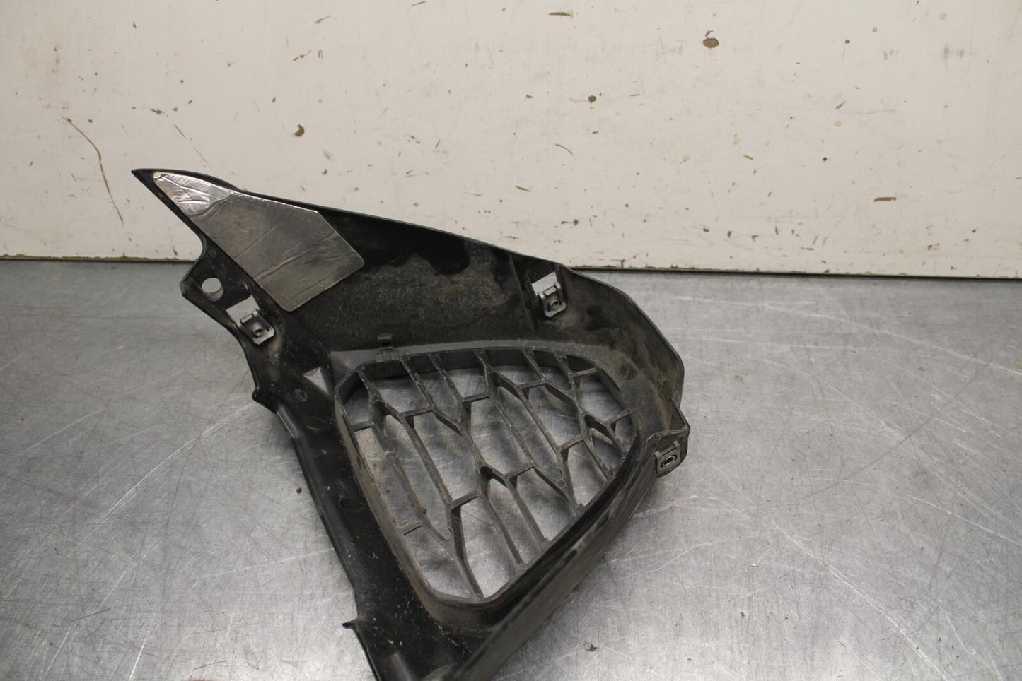20-23 APRILIA RS660 FRONT CENTER COWL FAIRING BB643