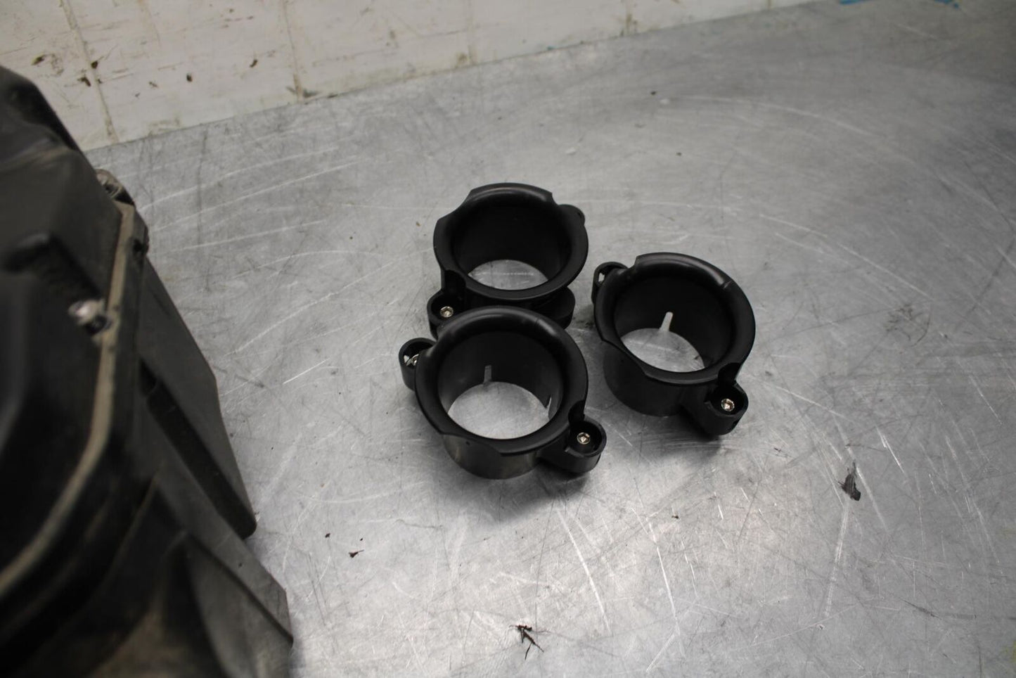17-21 TRIUMPH STREET TRIPPLE R ABS AIRBOX AIR INTAKE FILTER BOX bb452