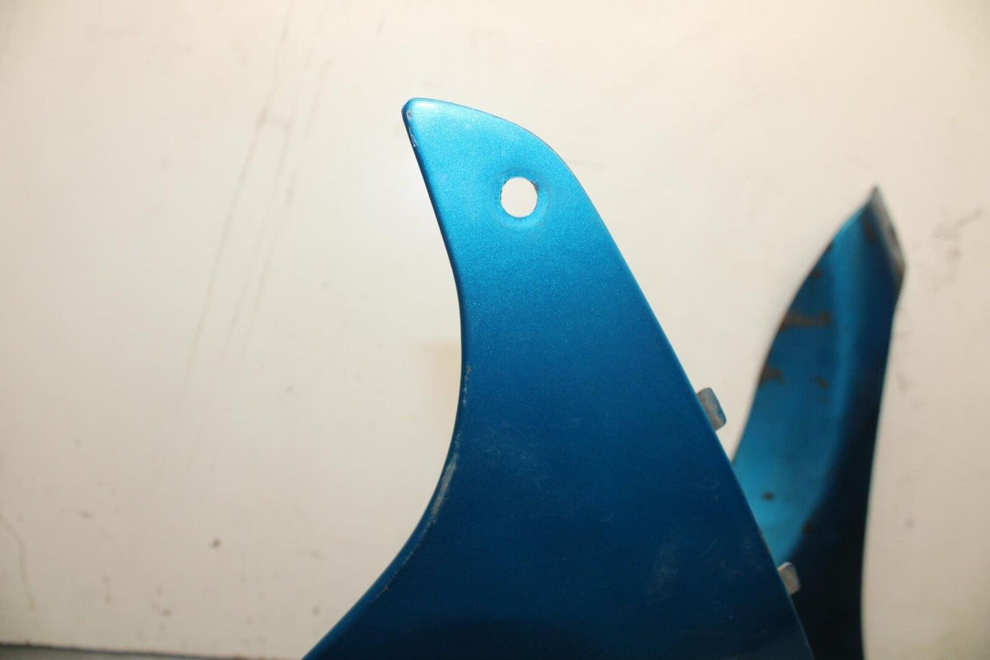 1995 Suzuki RF600R LEFT LOWER BOTTOM BELLY SIDE FAIRING COWL BB615