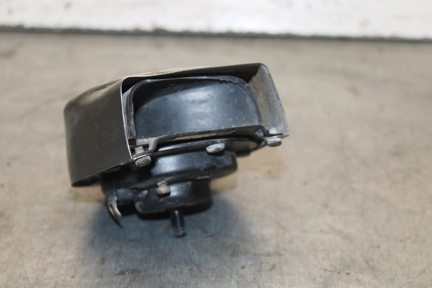 87-03 SUZUKI INTRUDER 1400 VS1400GLP HORN SIGNAL BB702