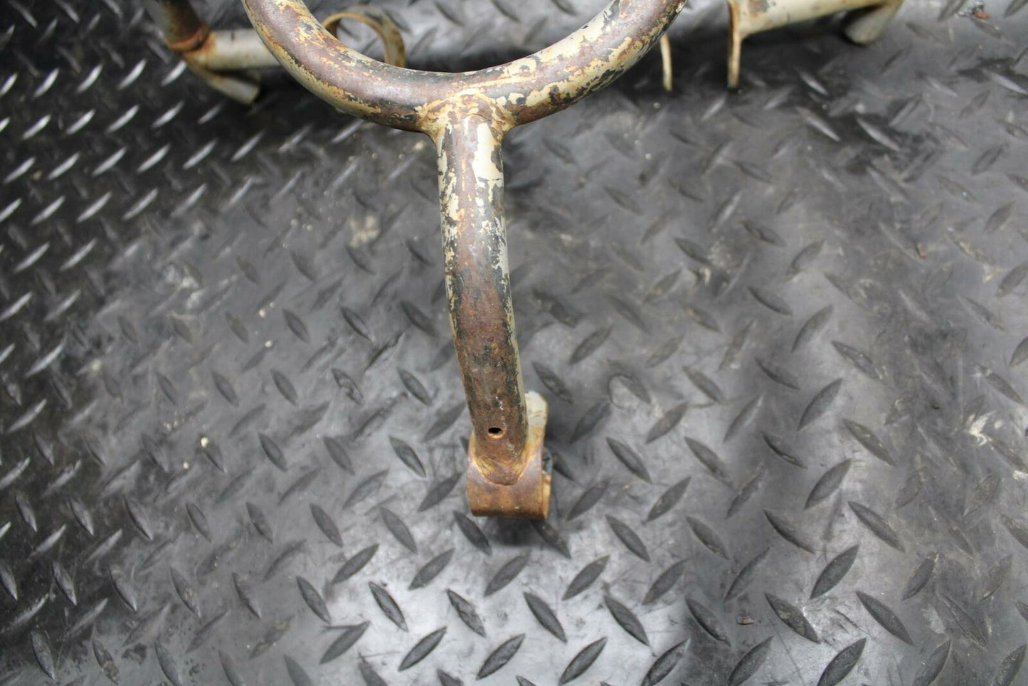 85-86 SUZUKI QUADRACER 250 FRONT BUMPER BB210