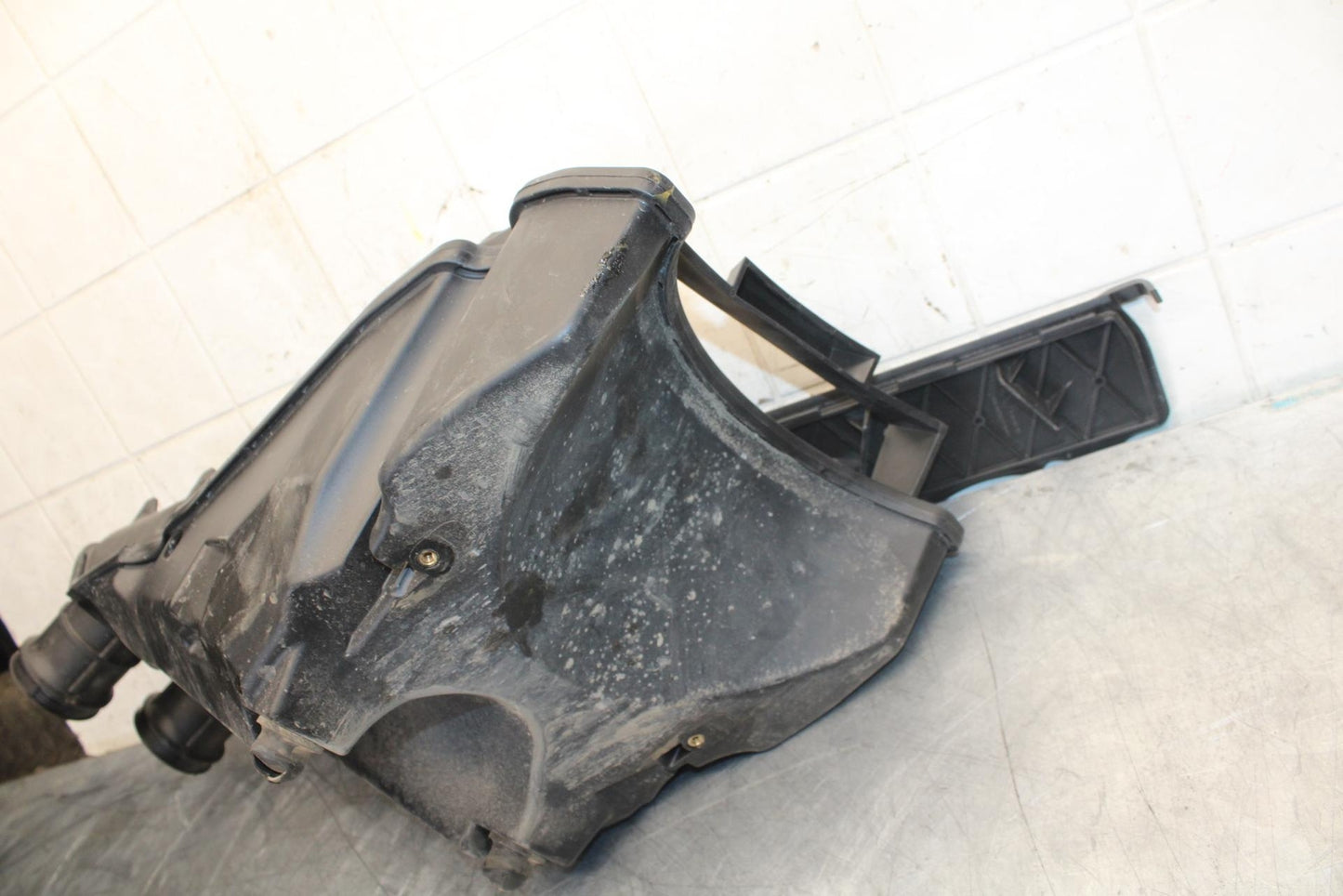 22 KTM 890 ADVENTURE AIRBOX AIR INTAKE FILTER BOX BB514