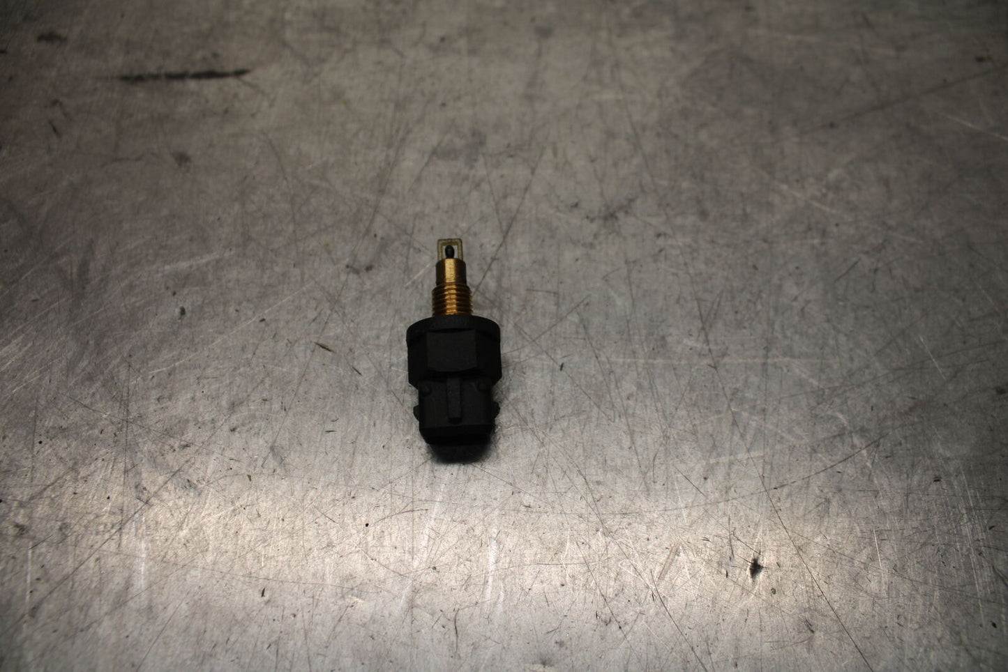 03-04 TRIUMPH DAYTONA 600 AIR BOX SENSOR BB745