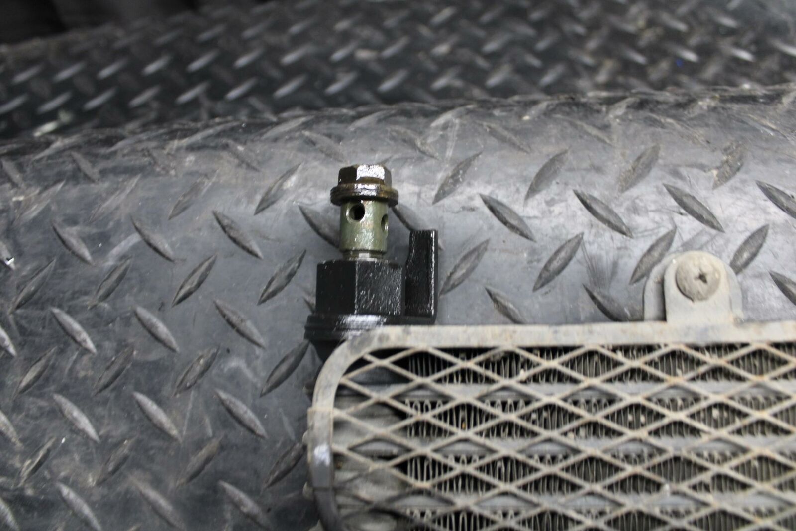 03 SUZUKI SV650S ENGINE MOTOR OIL COOLER  BB219