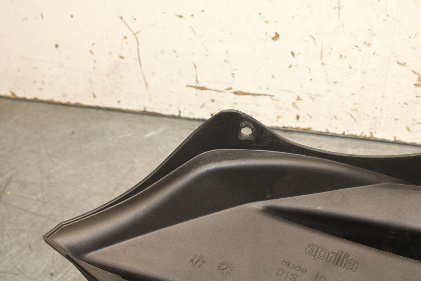21-24 APRILIA TUONO 660 FACTORY LEFT FRONT UPPER MID SIDE FAIRING PLASTIC BB733