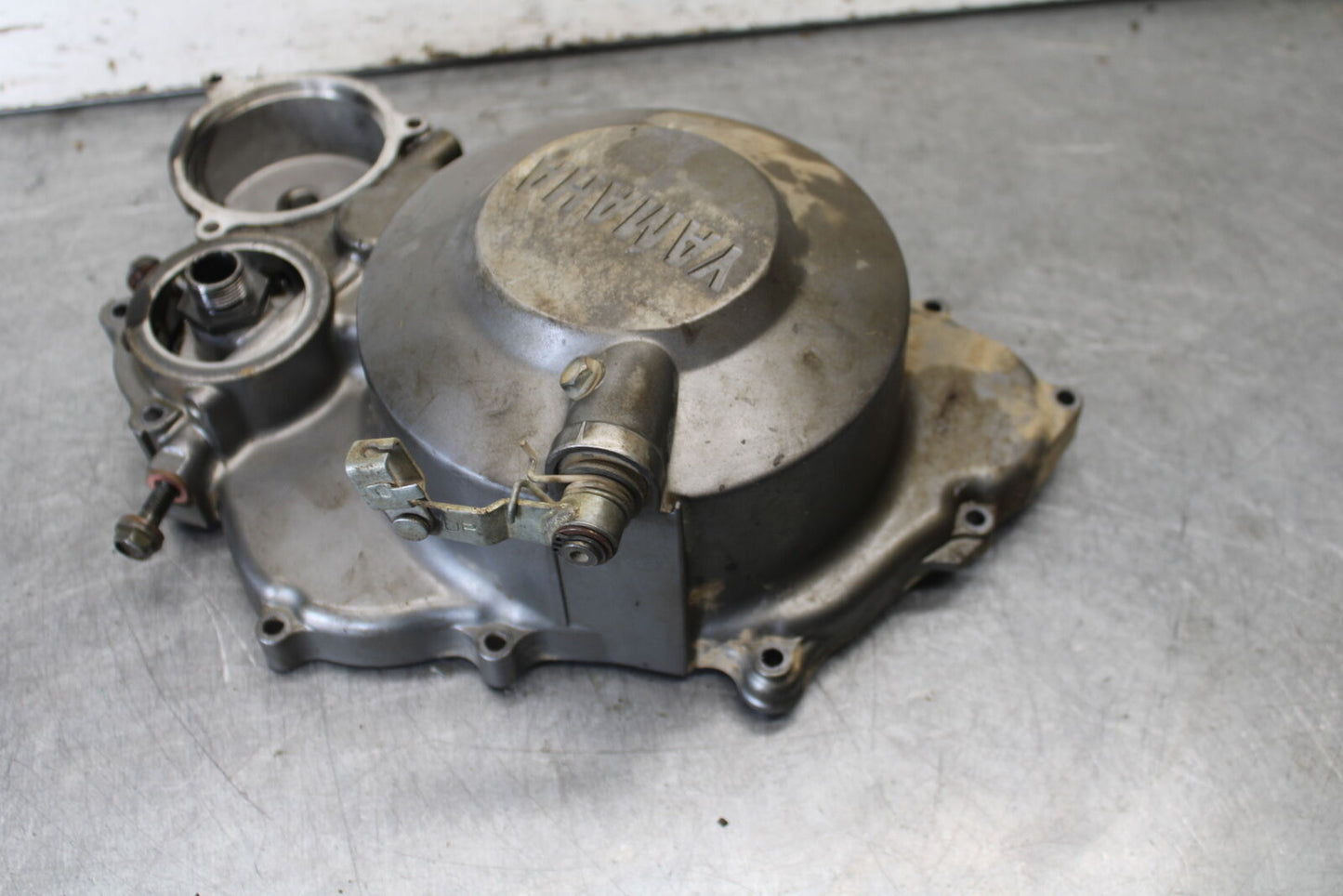01-05 YAMAHA RAPTOR 660R CLUTCH SIDE ENGINE MOTOR COVER 5LP-15431-00-00 BB695