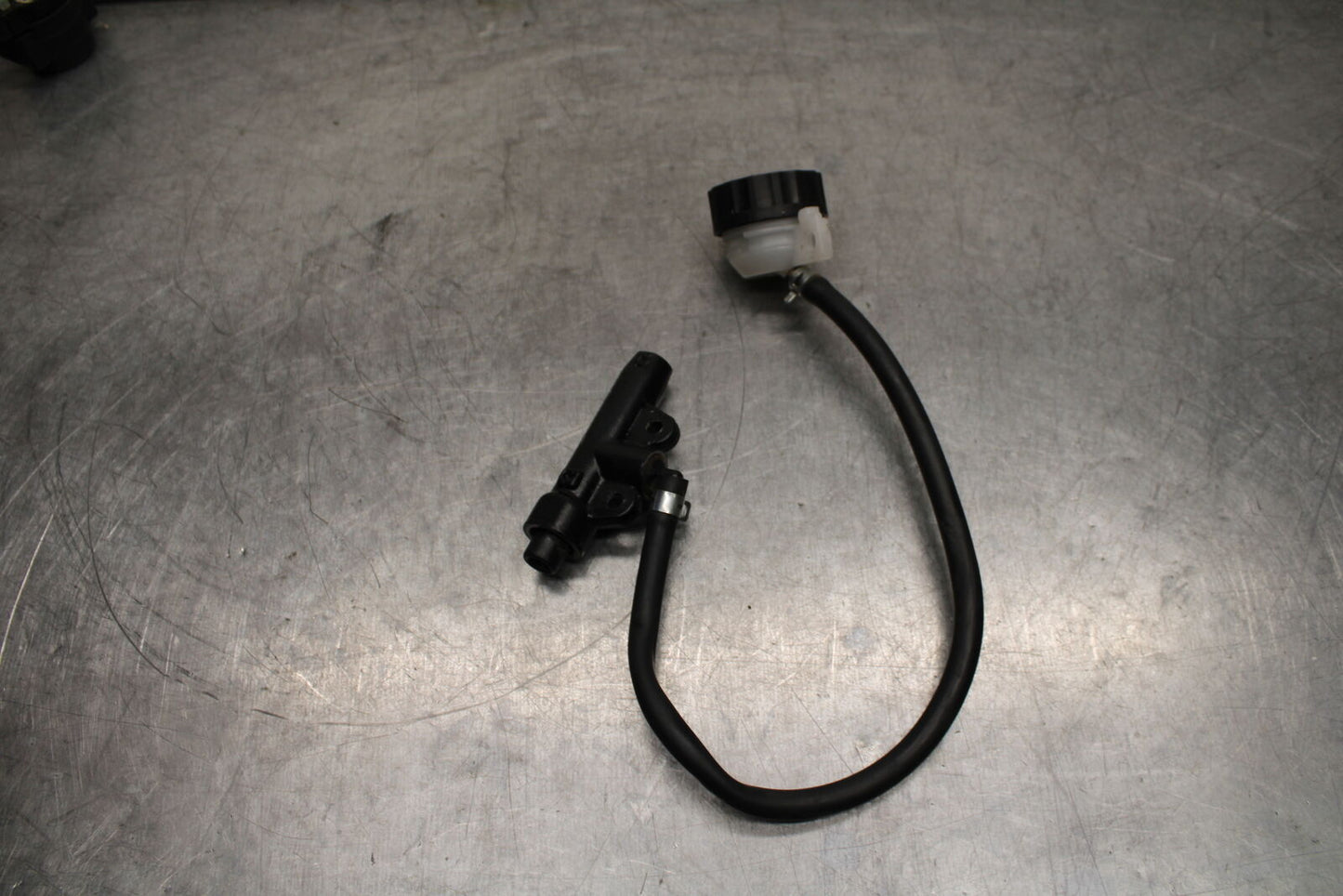 17-24 KTM 390 DUKE REAR BACK BRAKE MASTER CYLINDER W RESERVOIR BB734