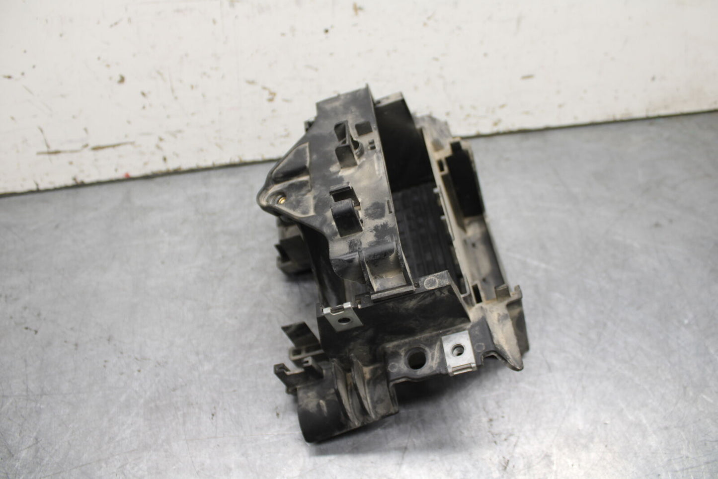 21-24 KTM 890 ADVENTURE R REAR BACK TAIL UNDERTAIL BATTERY TRAY PLASTIC BB723