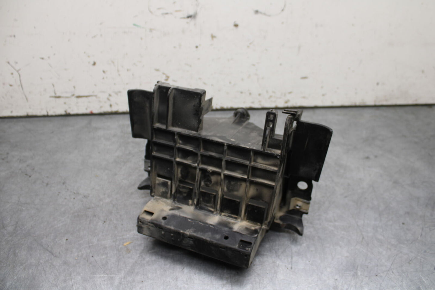 21-24 KTM 890 ADVENTURE R REAR BACK TAIL UNDERTAIL BATTERY TRAY PLASTIC BB723