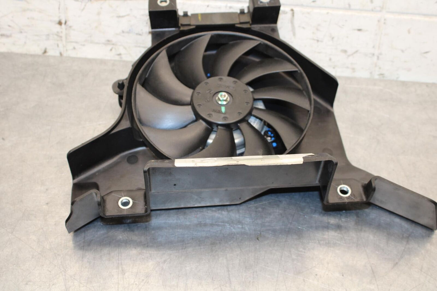 19-22 KAWASAKI Z400 ENGINE RADIATOR COOLING FAN BB70