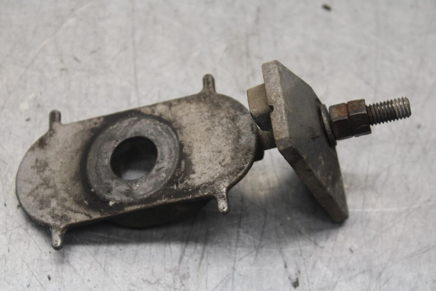 1988 Yamaha FZ600 SWINGARM CHAIN TENSIONER ADJUSTMENT PAIR SET BB601
