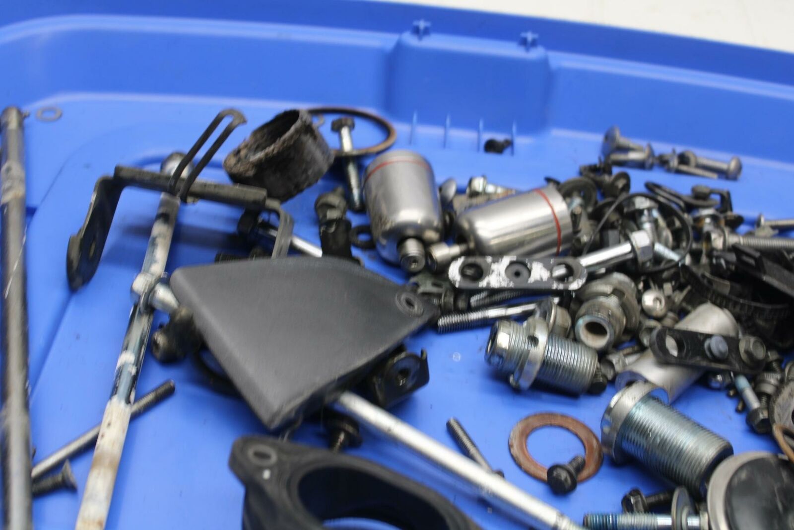 03-05 SUZUKI SV1000 HARDWARE BB405