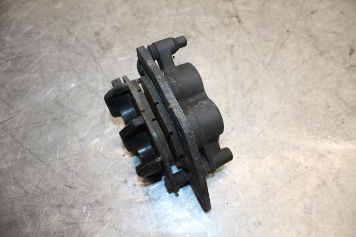 2015 Yamaha YZF R3 FRONT BRAKE CALIPER BB526