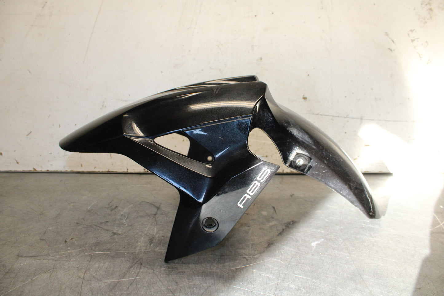 19-22 KAWASAKI Z400 FRONT WHEEL FENDER COWL FAIRING BB708