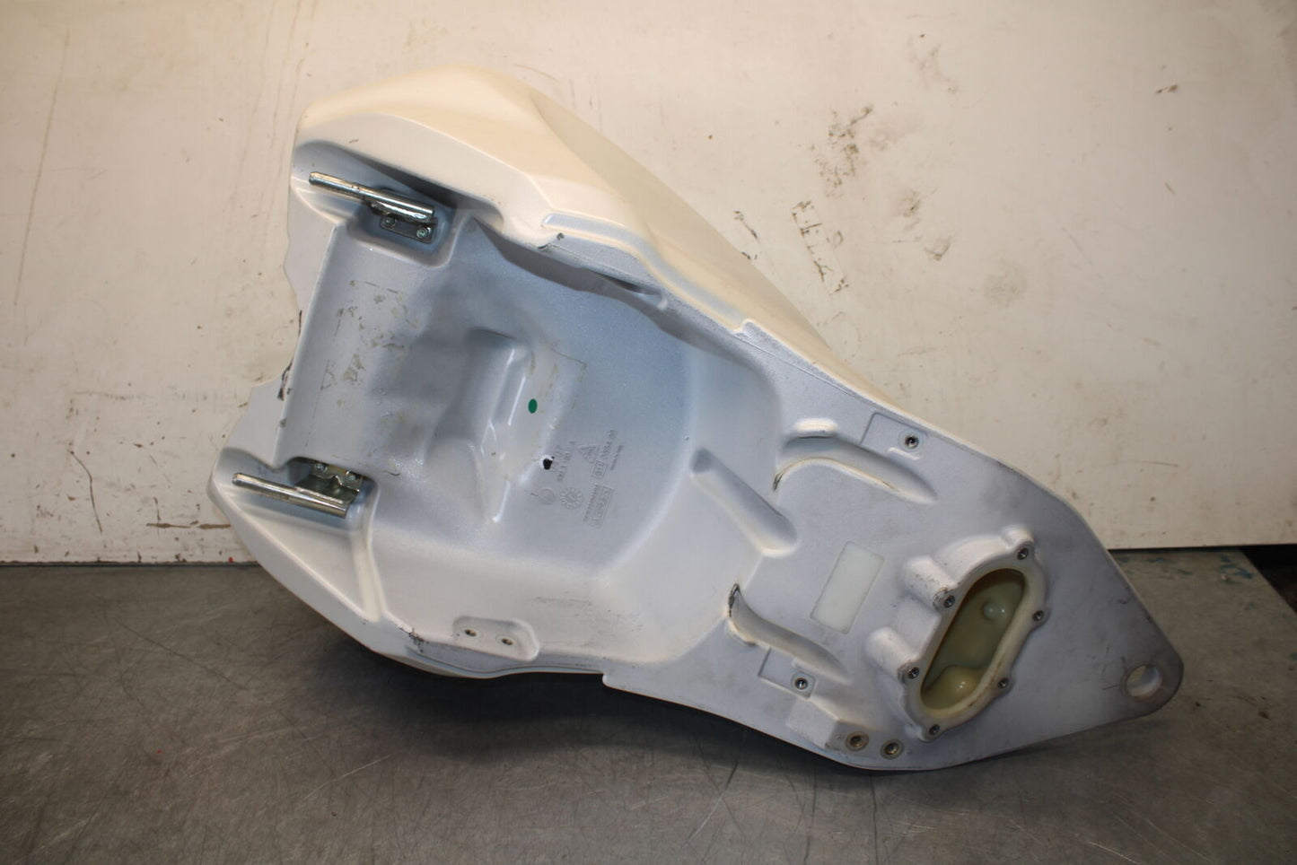12-13 DUCATI STREETFIGHTER 848 GAS TANK FUEL CELL PETROL RESERVOIR BB705