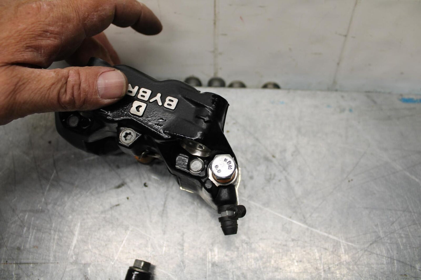 18 KTM RC 390 FRONT BRAKE CALIPER BB442