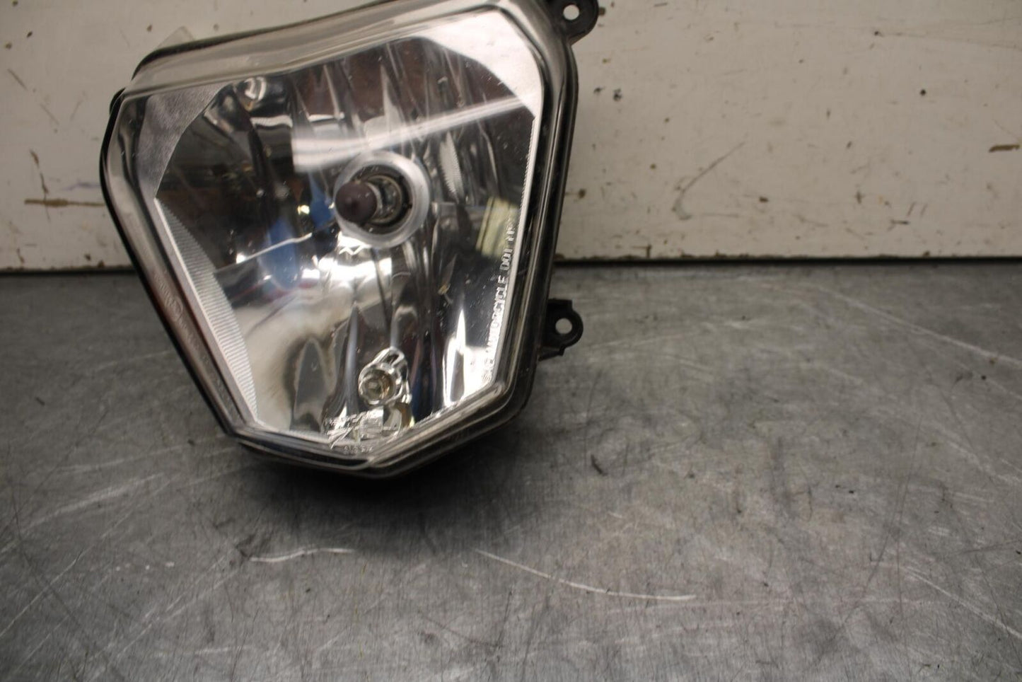 16-18 KTM 690 DUKE FRONT HEADLIGHT HEAD LIGHT LAMP BB631