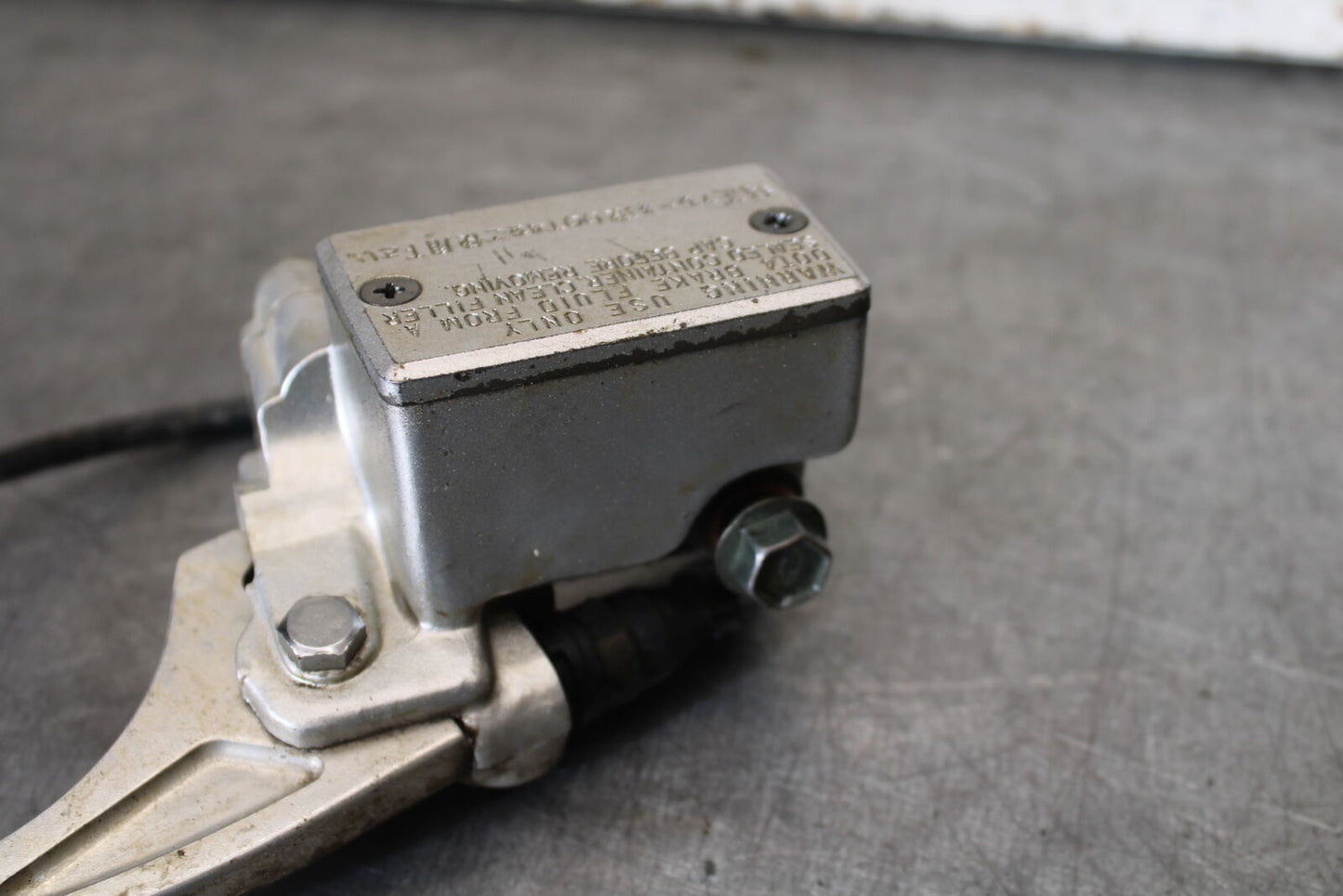 01-05 YAMAHA RAPTOR 660R FRONT BRAKE MASTER CYLINDER 5LP-2583T-03-00 BB695