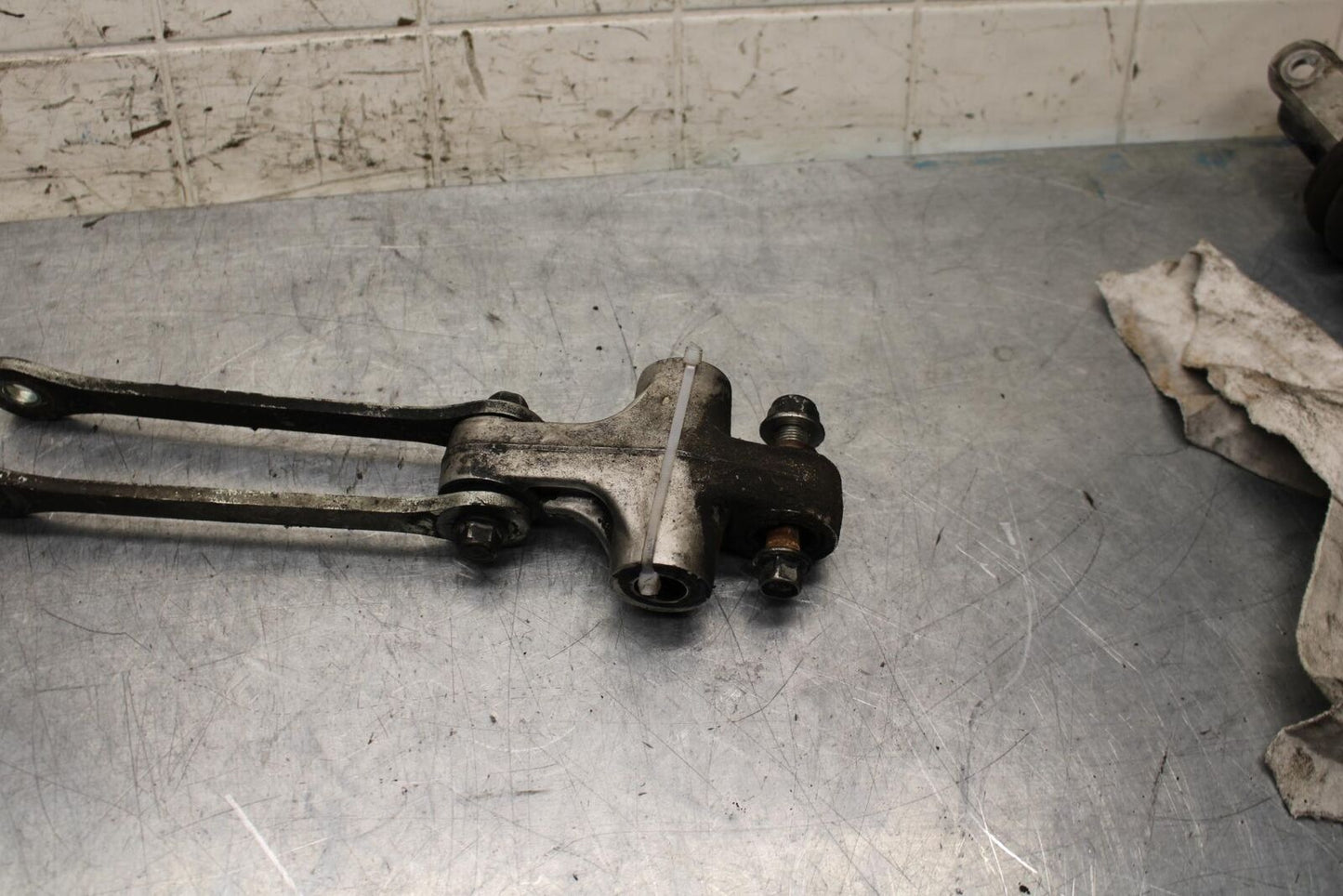 1997 Suzuki Bandit 1200 GSF1200S REAR DOGBONE SHOCK LINKAGE LINK BB559