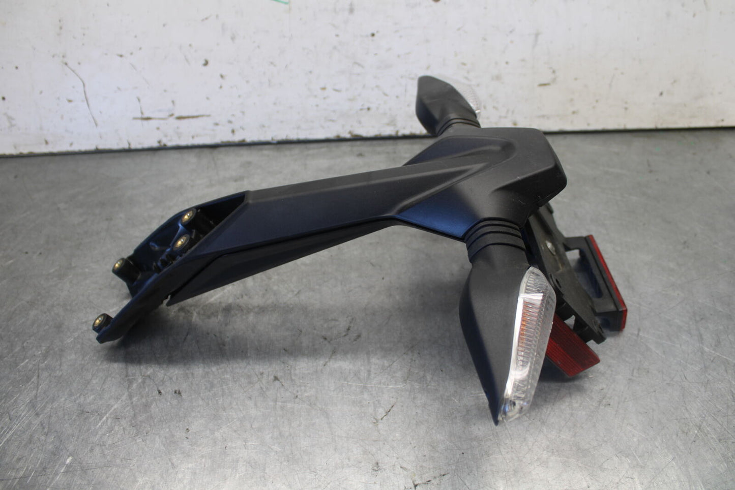 12-15 DUCATI 1199 PANIGALE REAR BACK FENDER MUD GUARD BB699