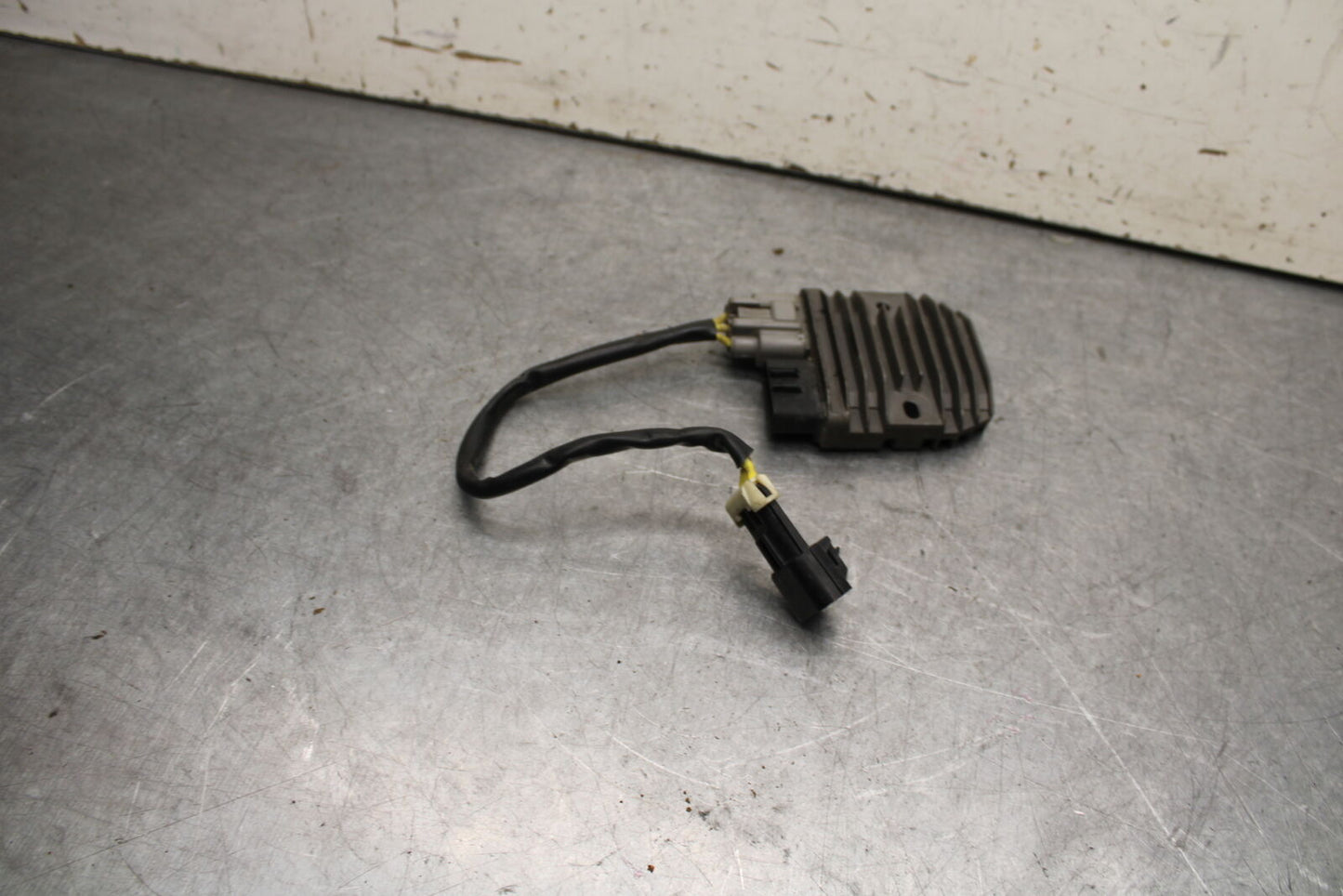 09-11 TRIUMPH DAYTONA 675 RECTIFIER VOLTAGE REGULATOR BB652