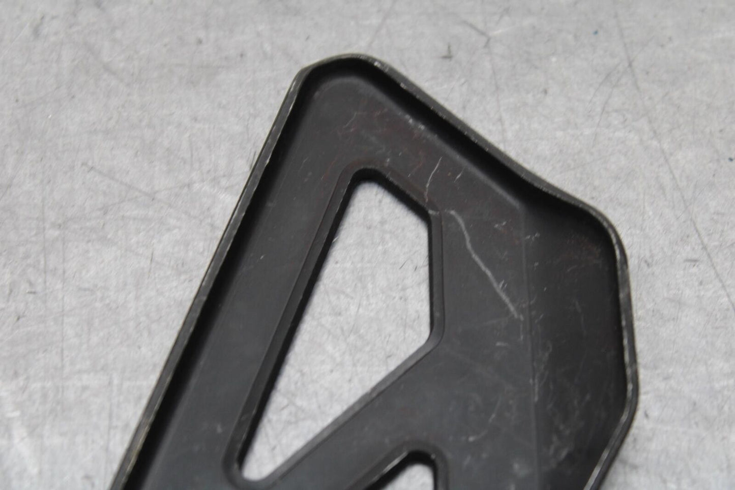 01-03 SUZUKI GSXR600 RIGHT SIDE HEEL GUARD BB639