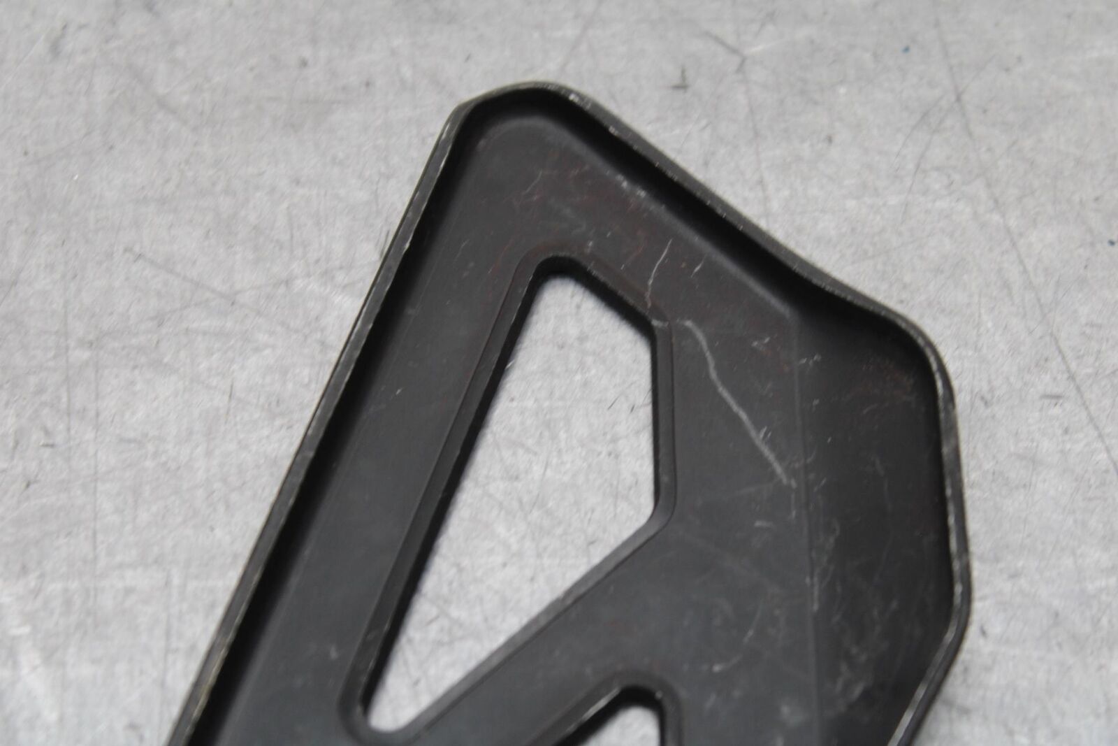 01-03 SUZUKI GSXR600 RIGHT SIDE HEEL GUARD BB639