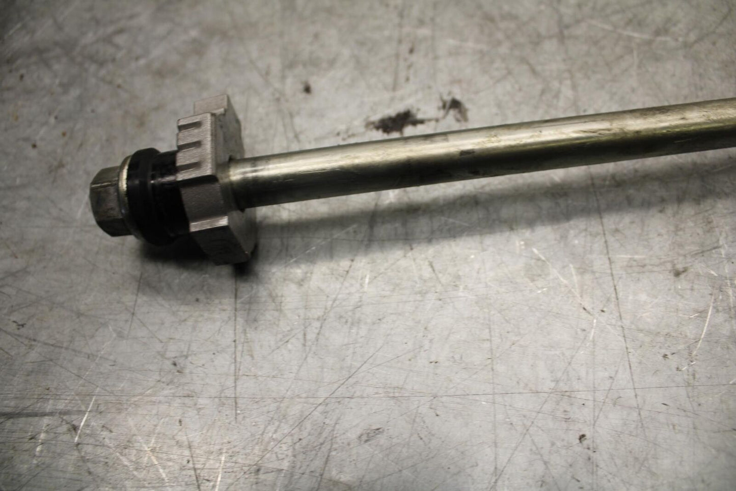22-23 HUSQVARNA SVARTPILEN 401 REAR AXLE BACK WHEEL RIM PIVOT BOLT AXEL BB541
