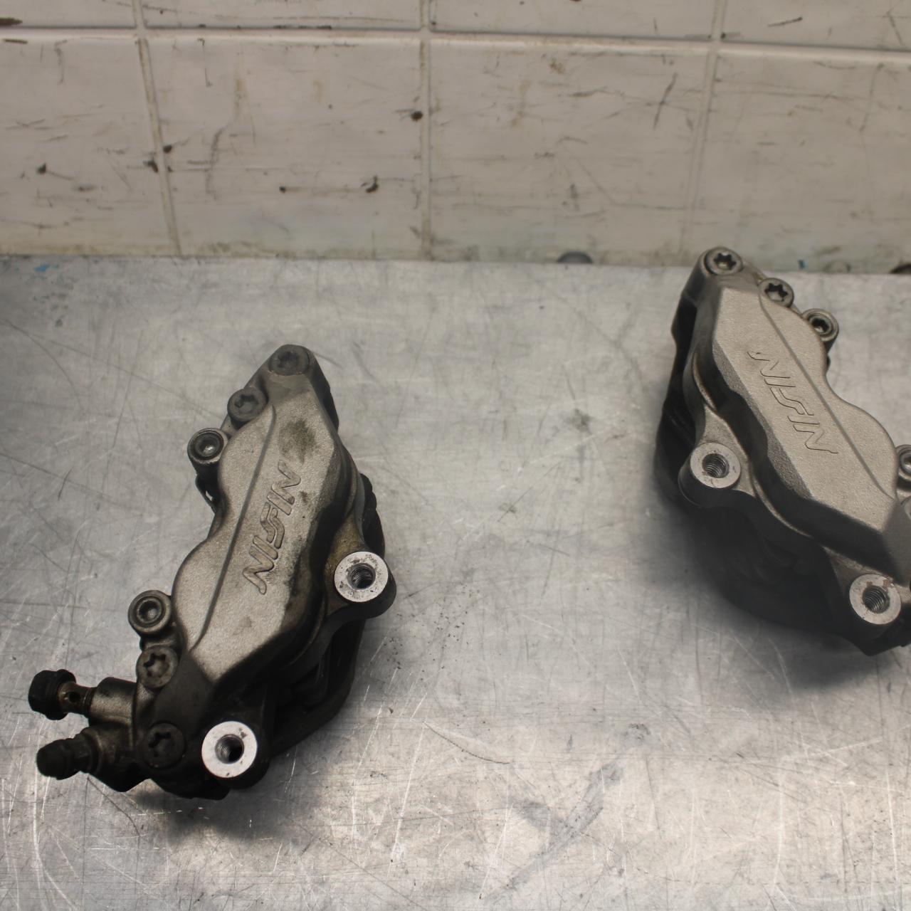 98-99 HONDA CBR900RR RIGHT LEFT FRONT BRAKE CALIPER SET PAIR CALIPERS BB458