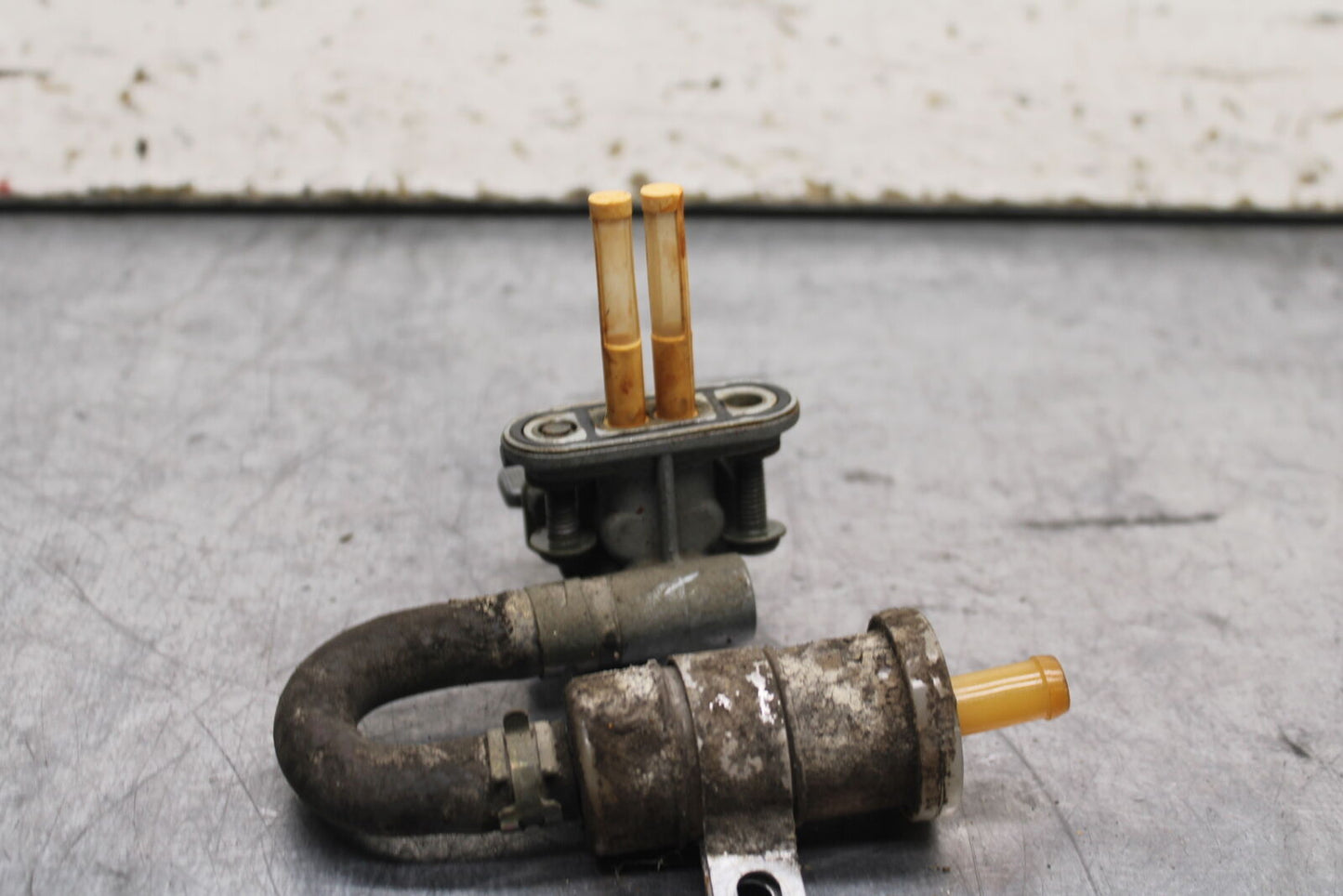96-07 YAMAHA YZF600R FUEL GAS TANK PETCOCK SHUT ON OFF VALVE BB746