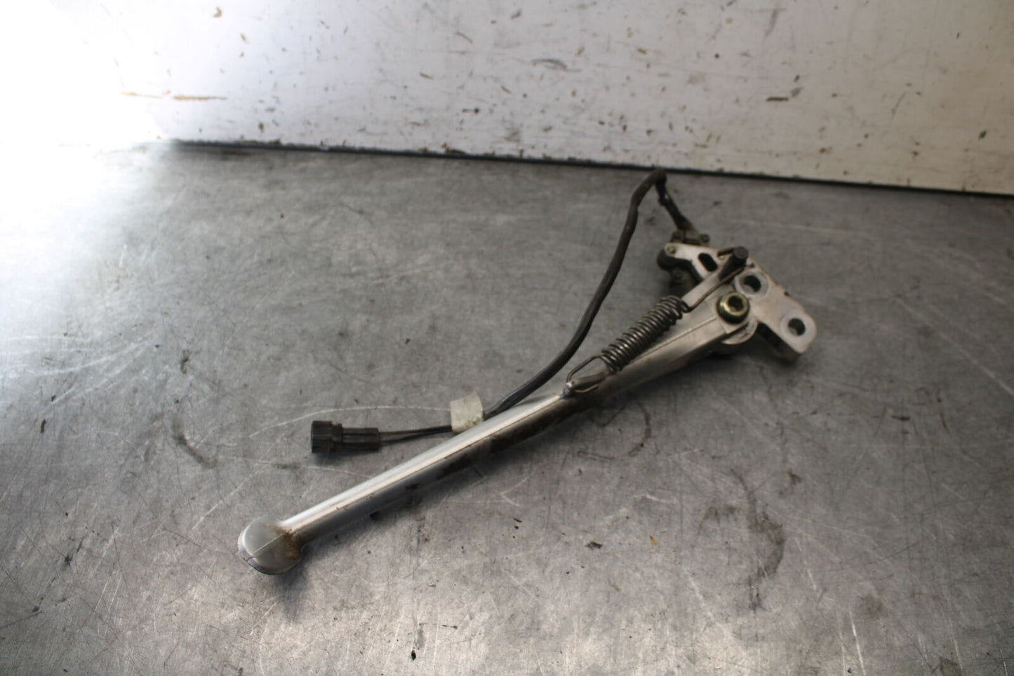 07-08 TRIUMPH DAYTONA 675 KICKSTAND SIDE KICK STAND T2082011 T2082013 BB685