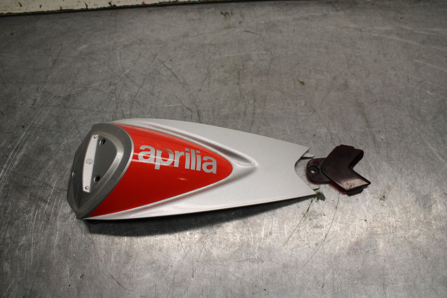 15-19 APRILIA RSV4 RF REAR BACK SEAT SOLO COWL FAIRING COVER BB611