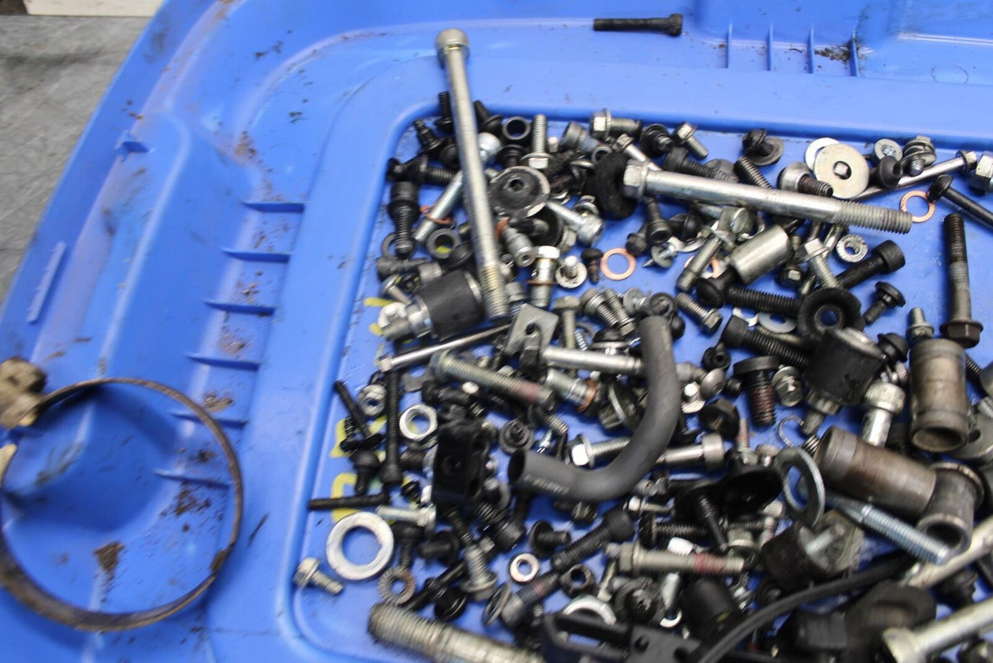 22-23 HUSQVARNA SVARTTPILEN 401 LEFTOVER MOUNTING BOLTS HARDWARE SCREWS BB541